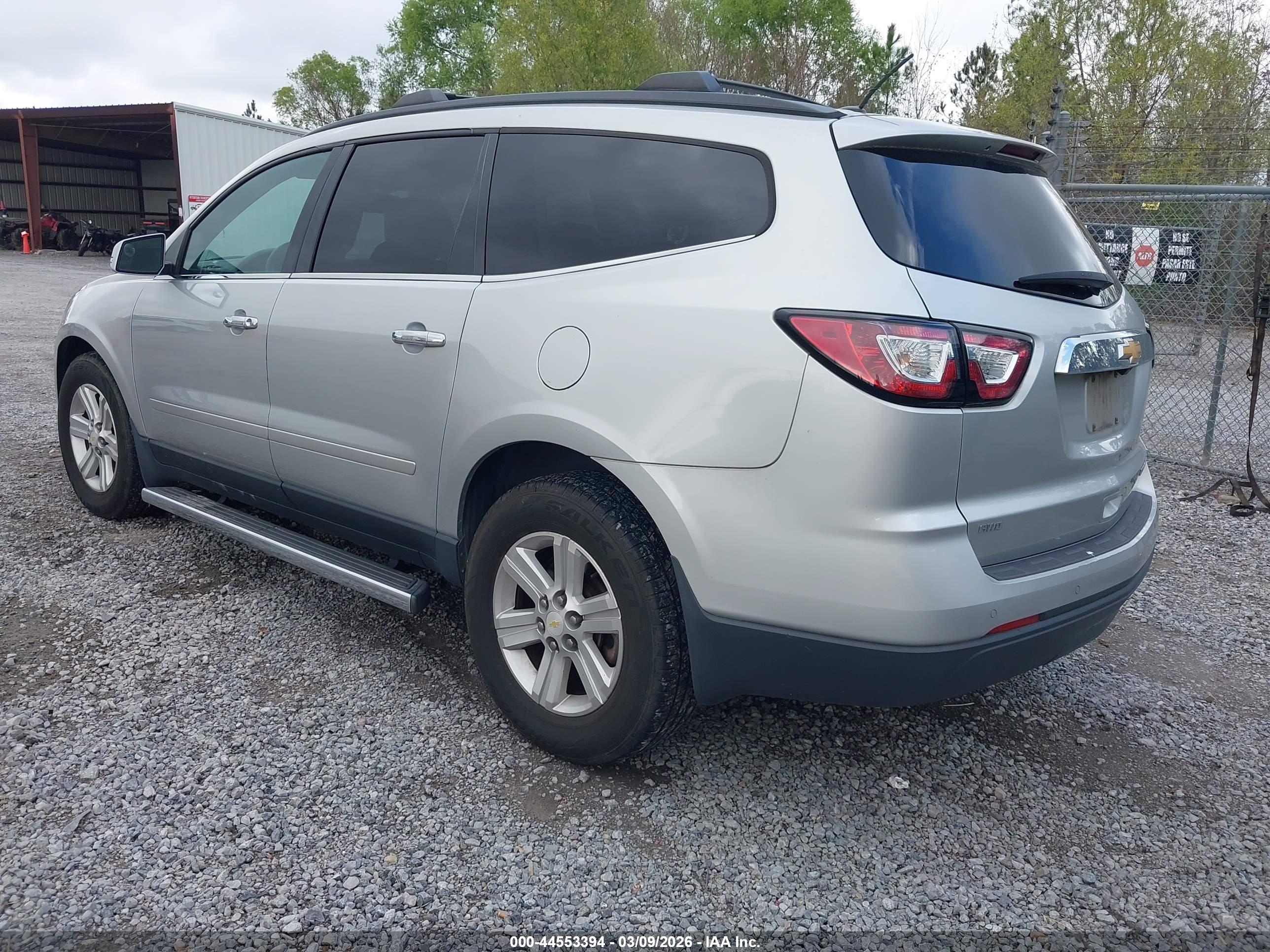 CHEVROLET TRAVERSE image 3