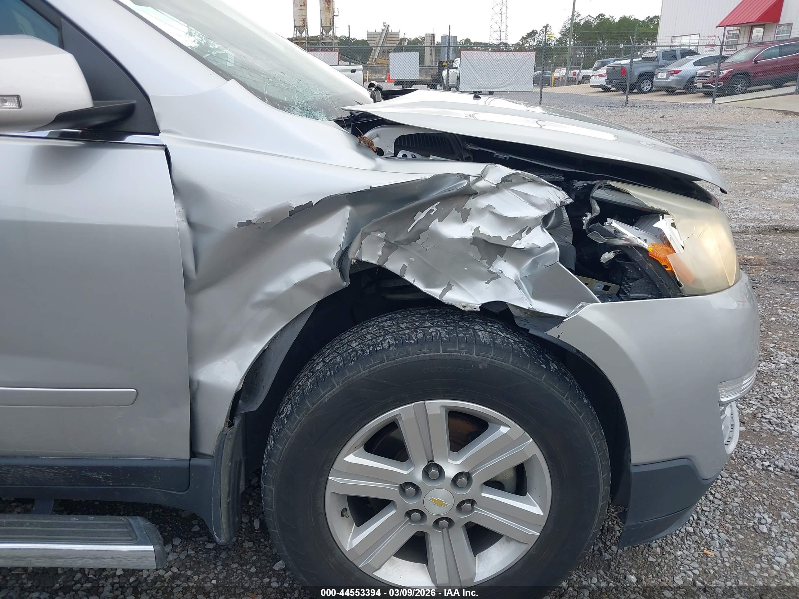 CHEVROLET TRAVERSE image 6