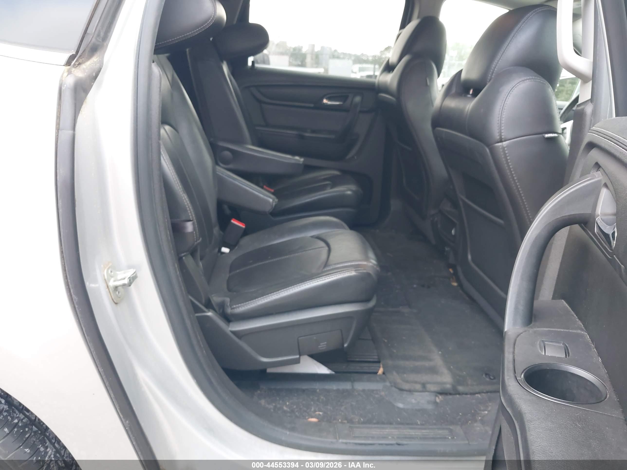CHEVROLET TRAVERSE image 8
