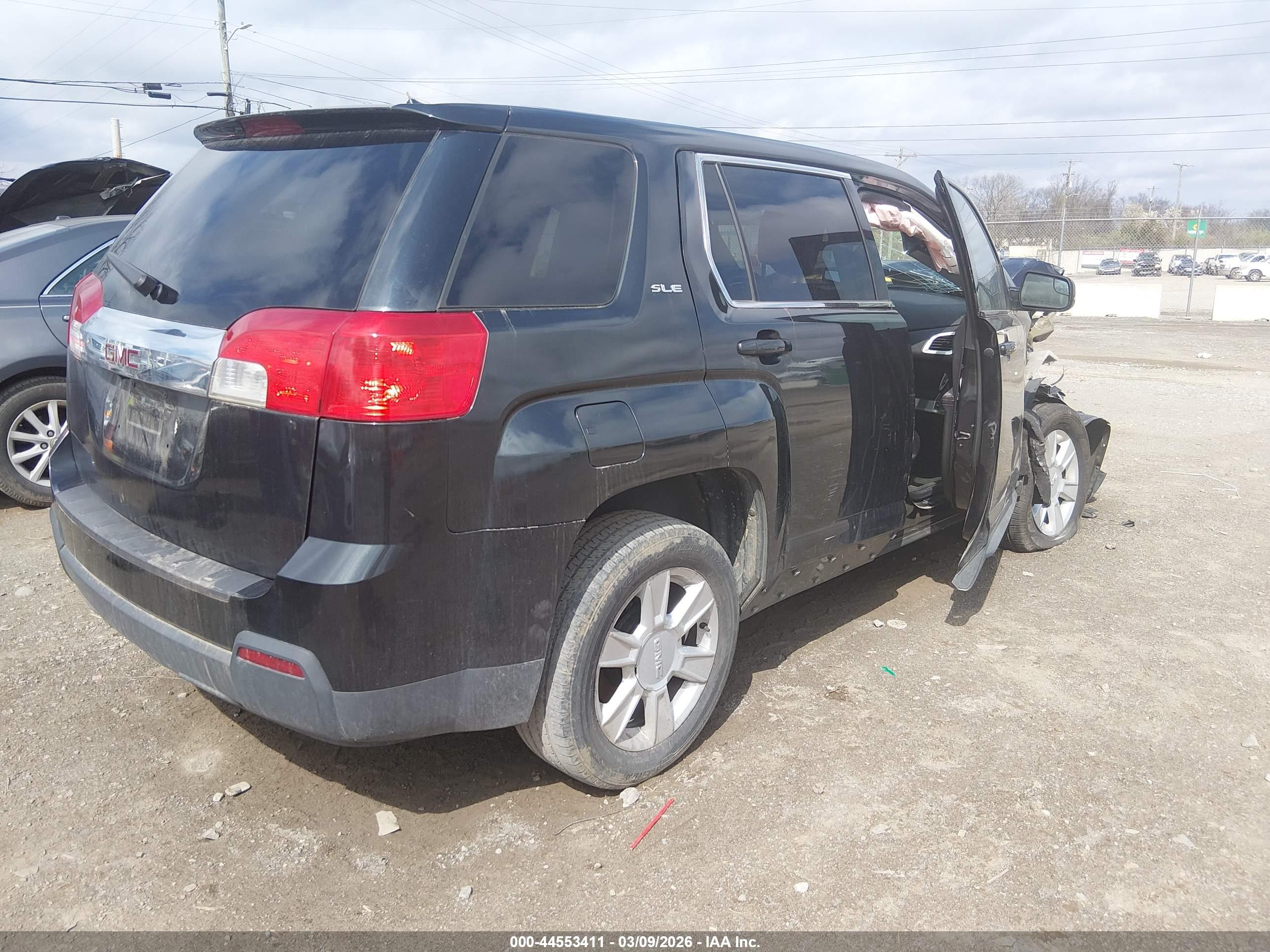 GMC TERRAIN image 4
