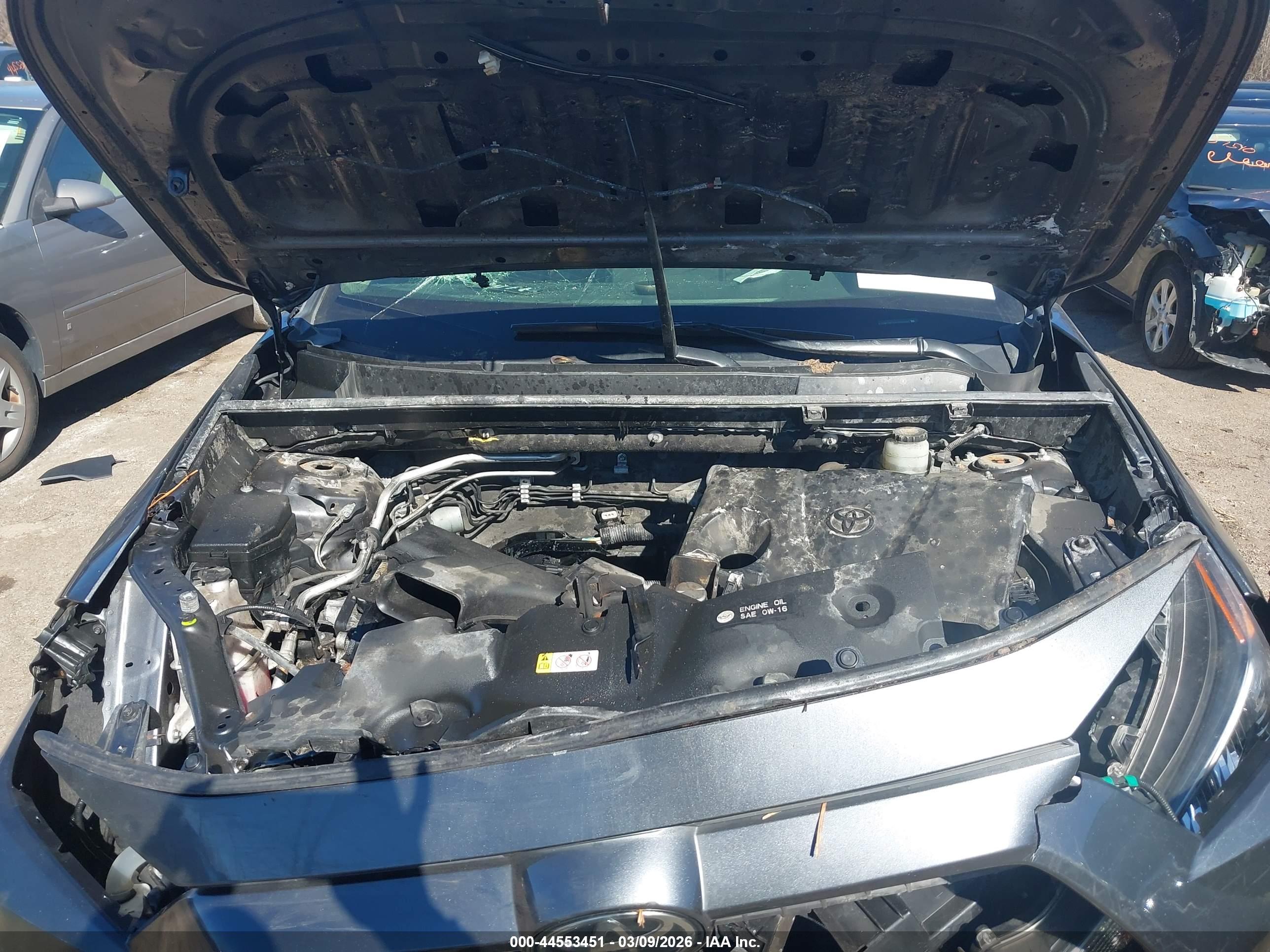 TOYOTA RAV4 image 10