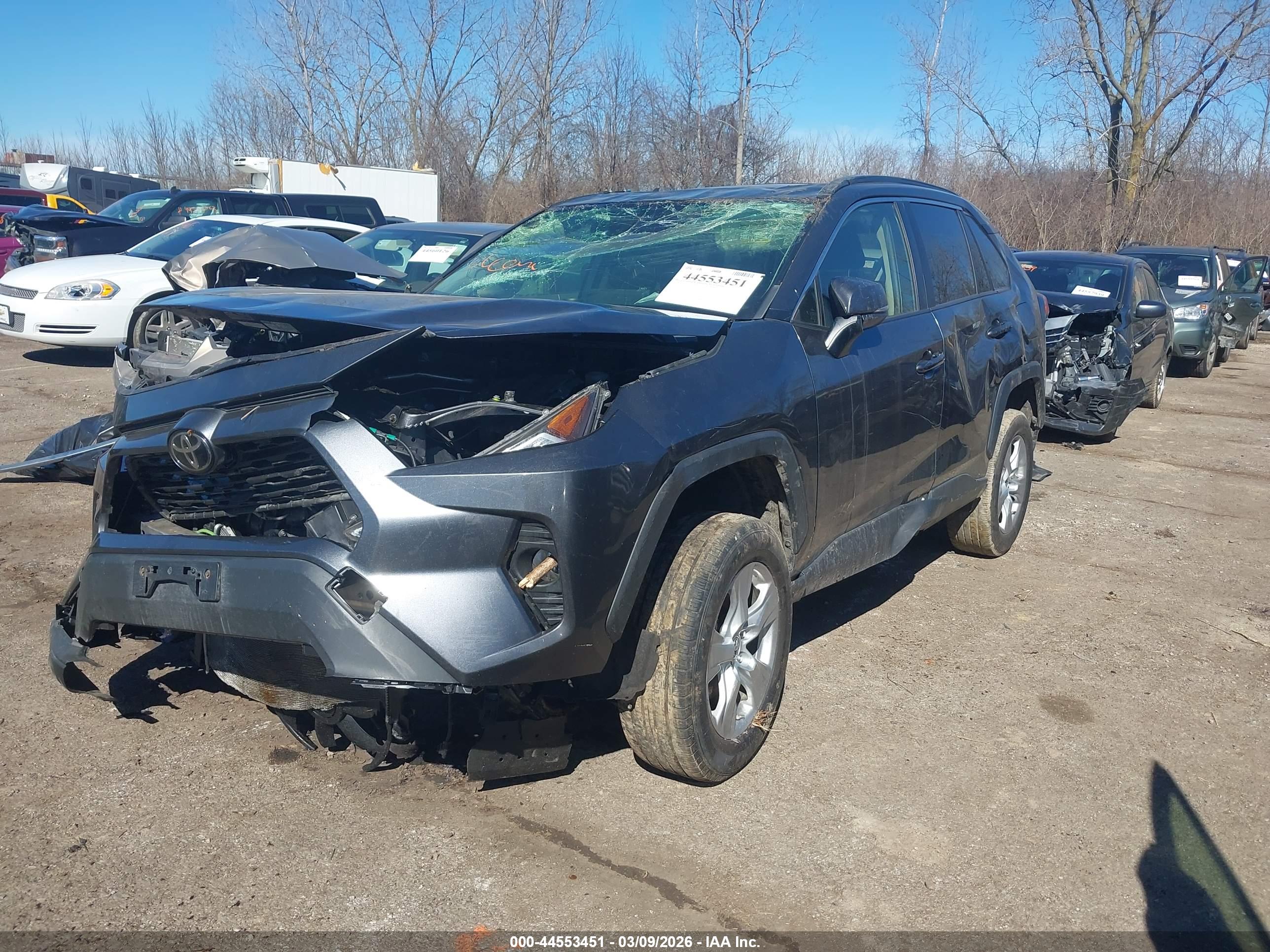 TOYOTA RAV4 image 2