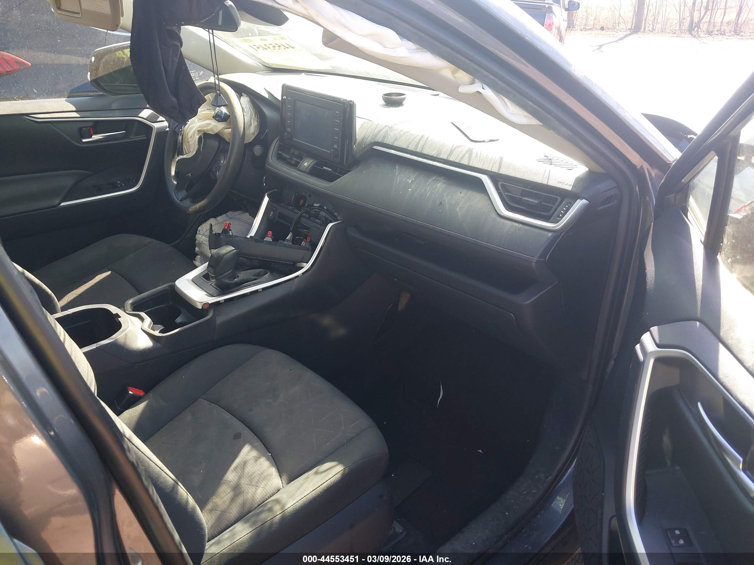 TOYOTA RAV4 image 5