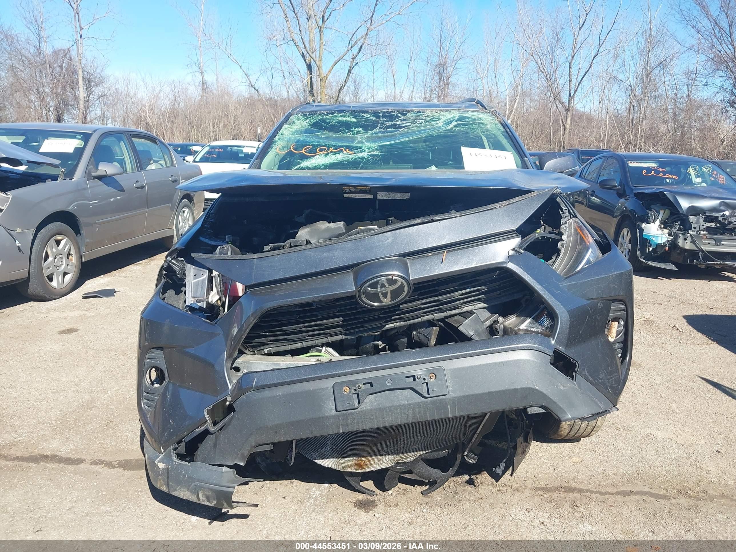 TOYOTA RAV4 image 6