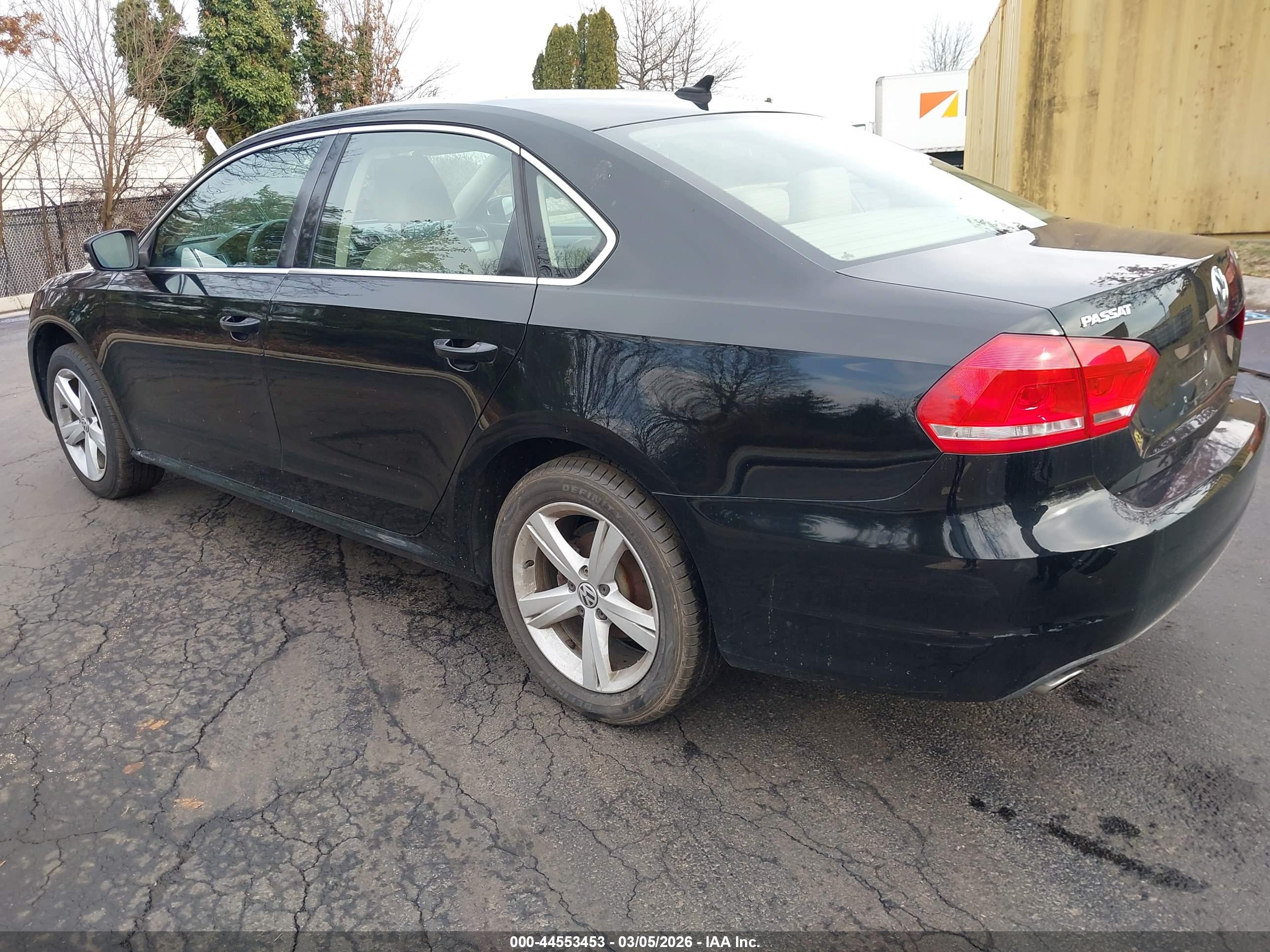 VOLKSWAGEN PASSAT image 3