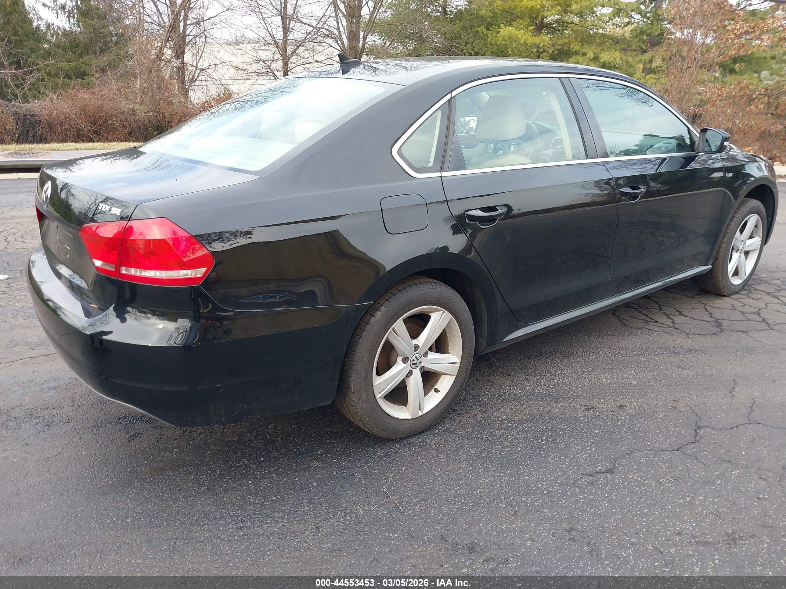 VOLKSWAGEN PASSAT image 4