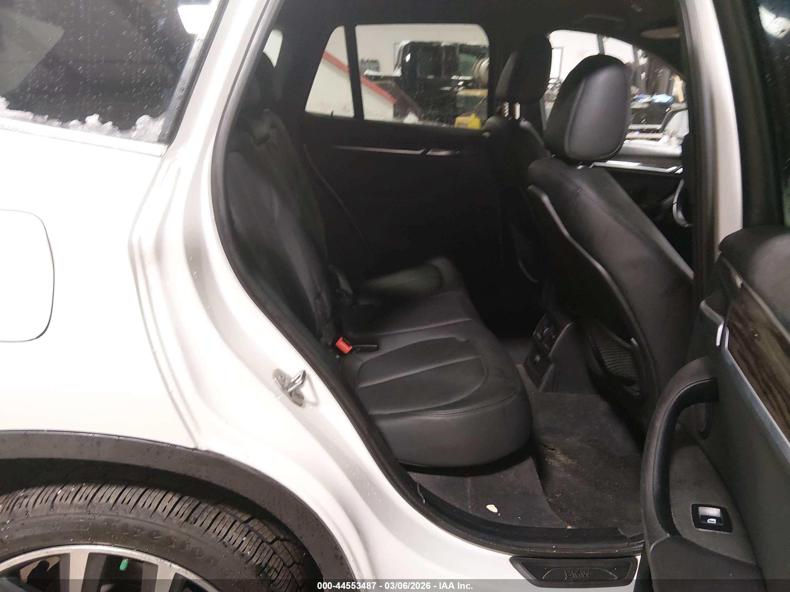 BMW X1 image 8