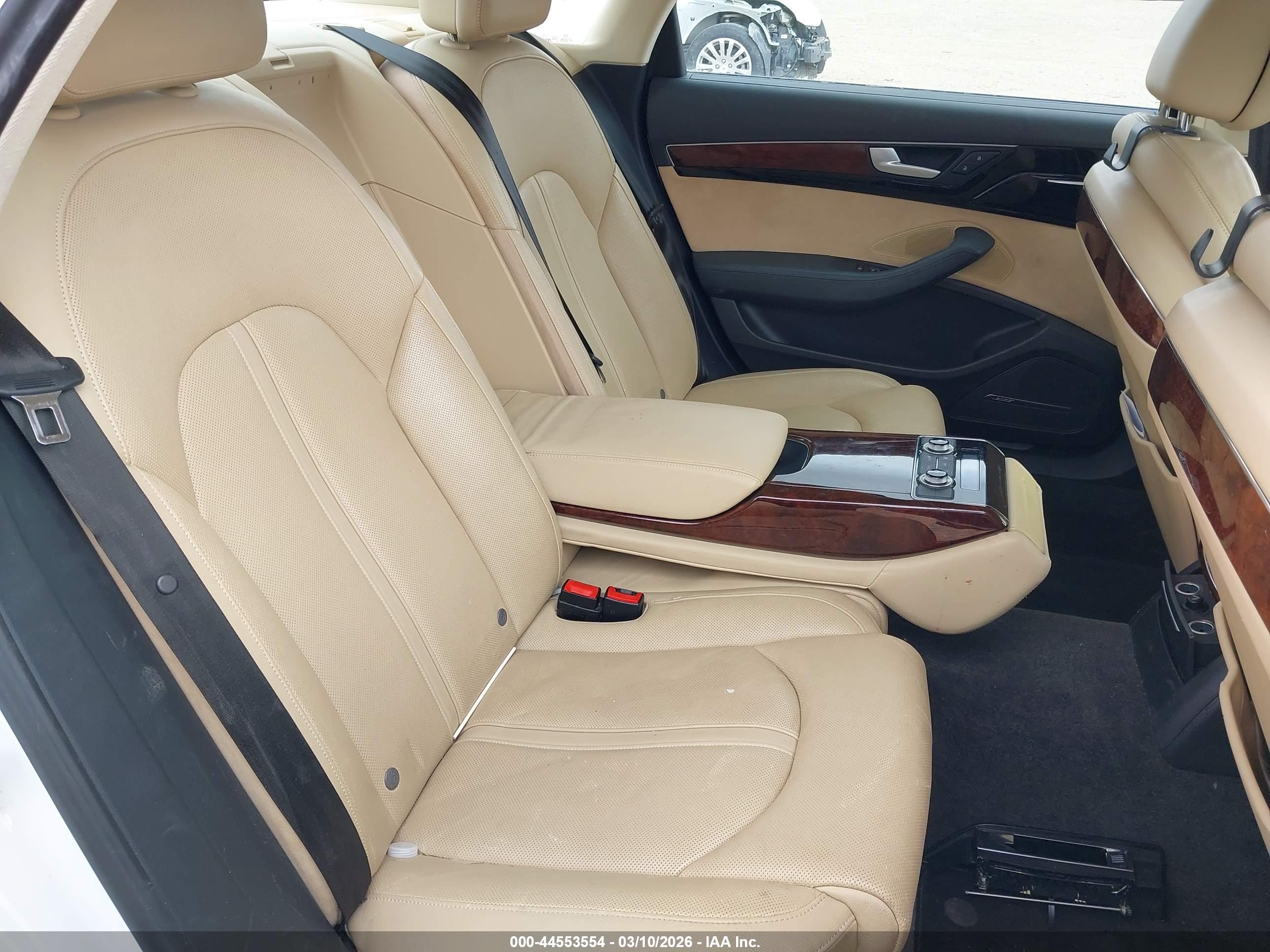 AUDI A8 image 8