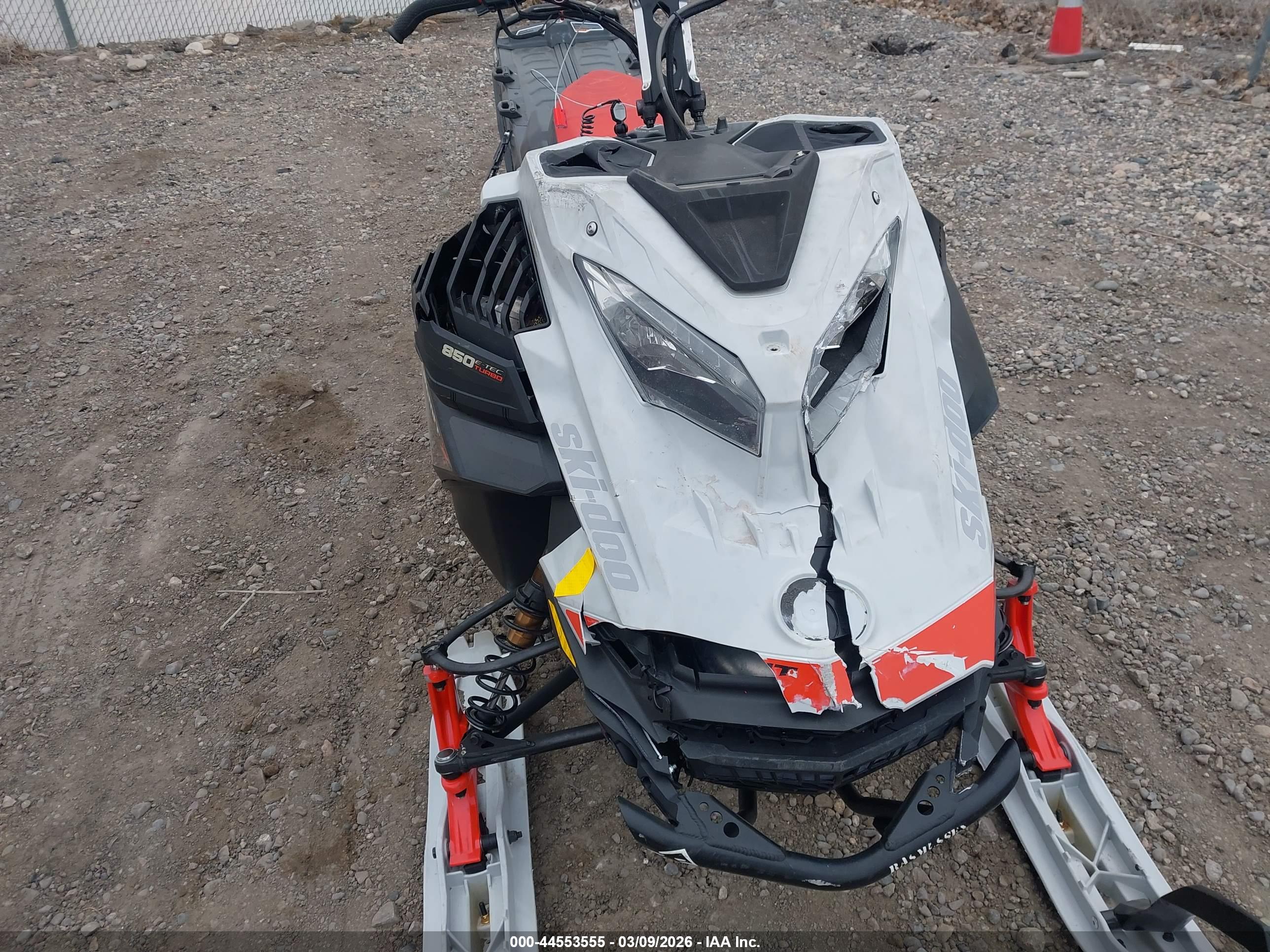 BOMBARDIER SUMMIT image 6