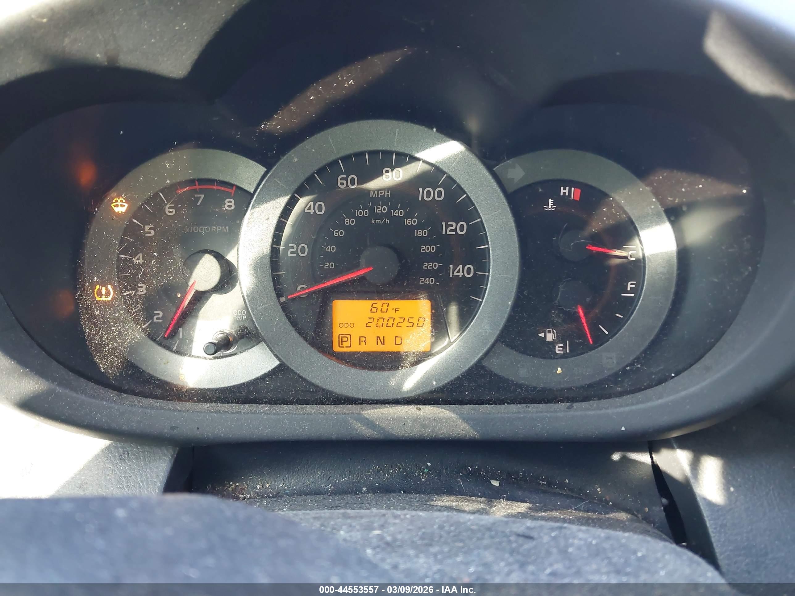 TOYOTA RAV4 image 7