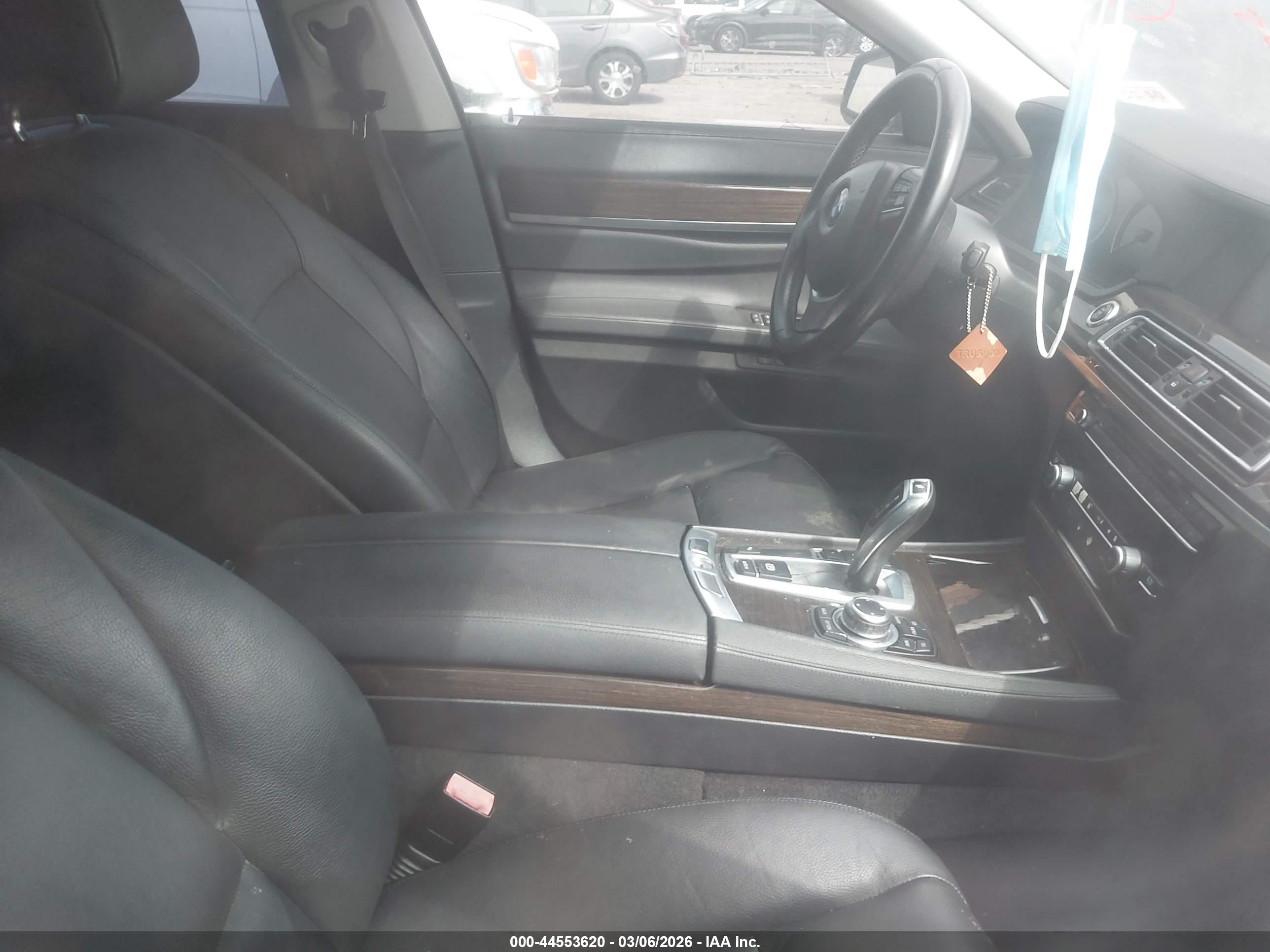 BMW 740I image 5