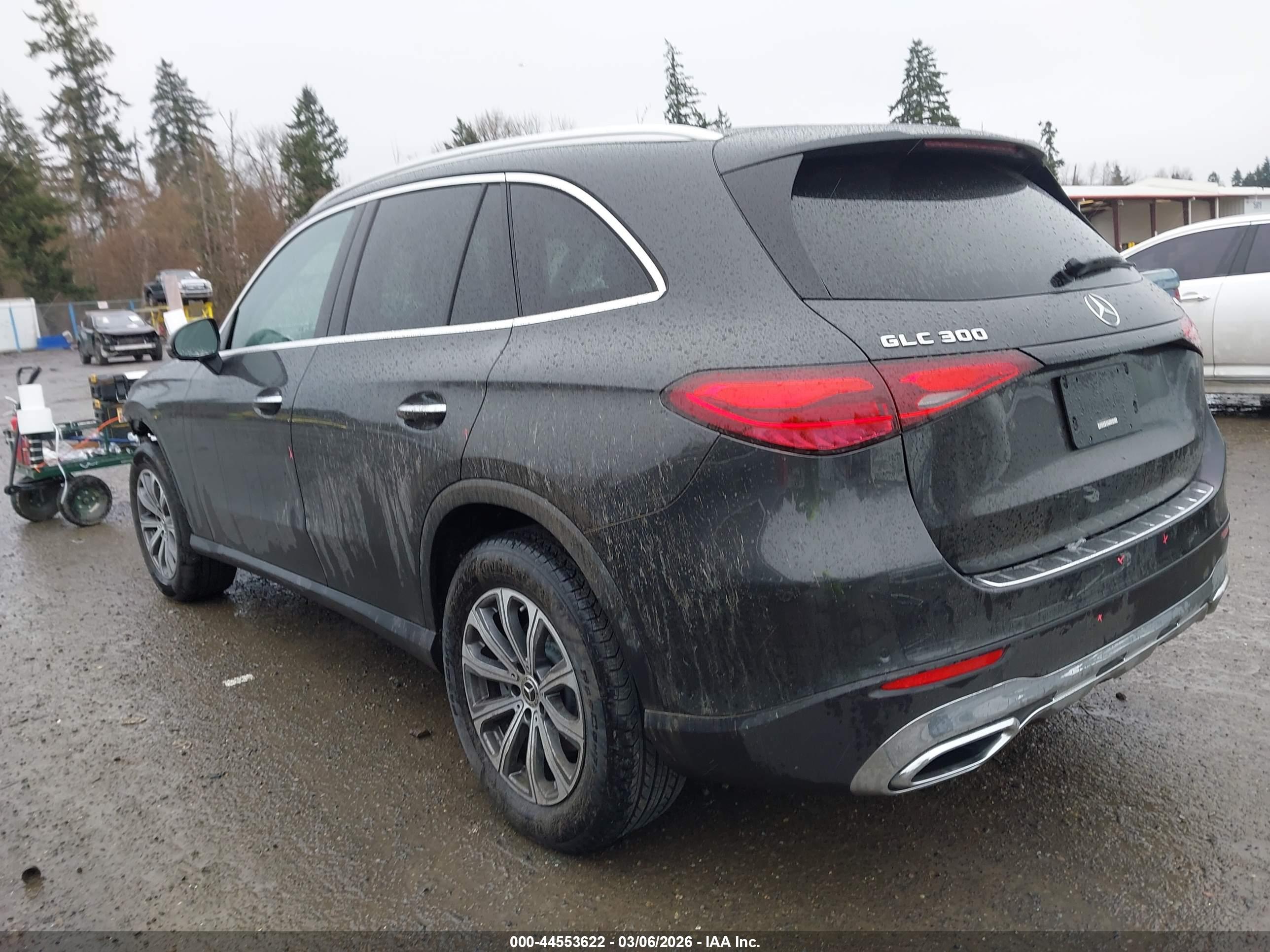 MERCEDES-BENZ GLC image 3