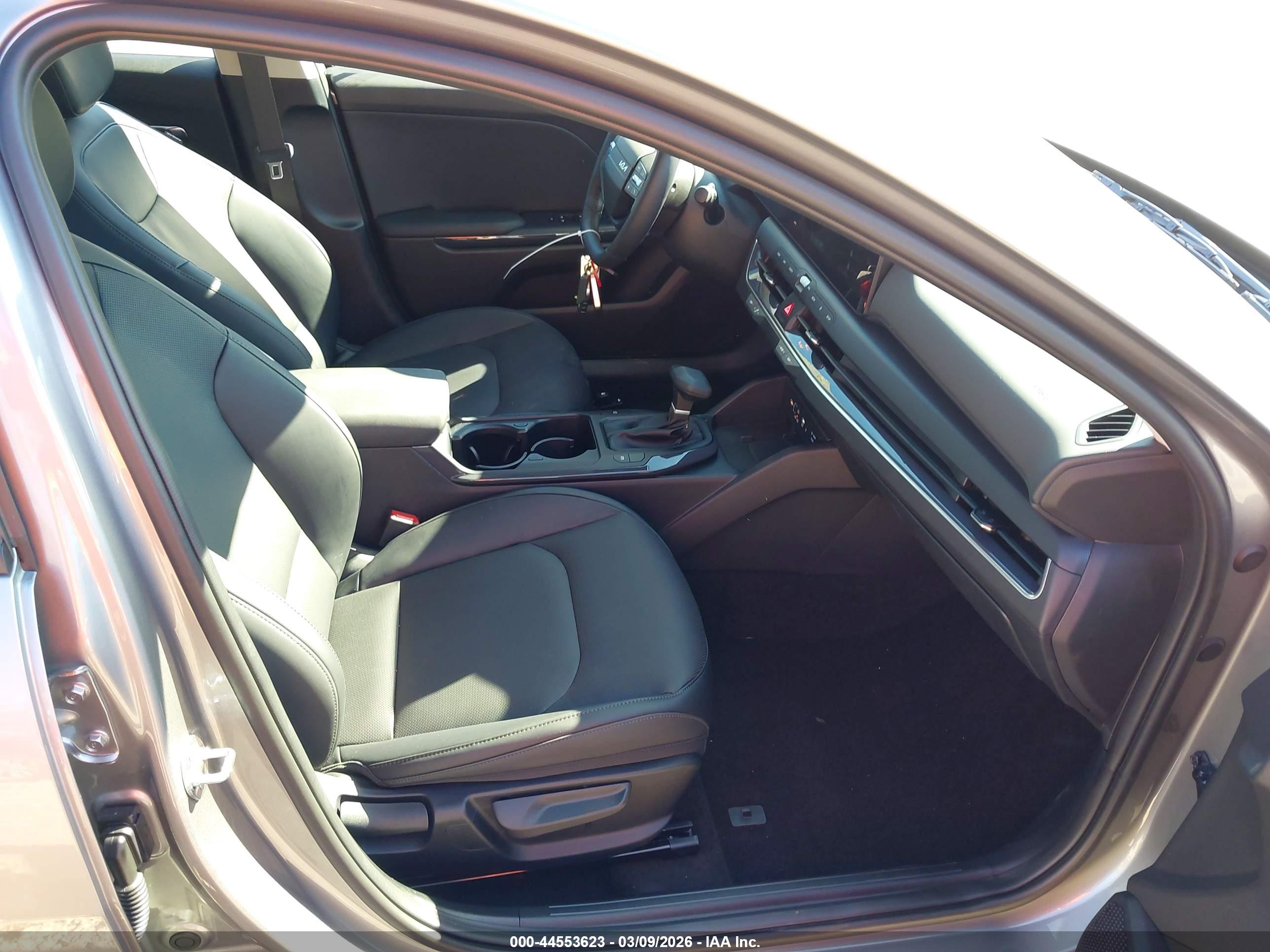 KIA K4 image 5