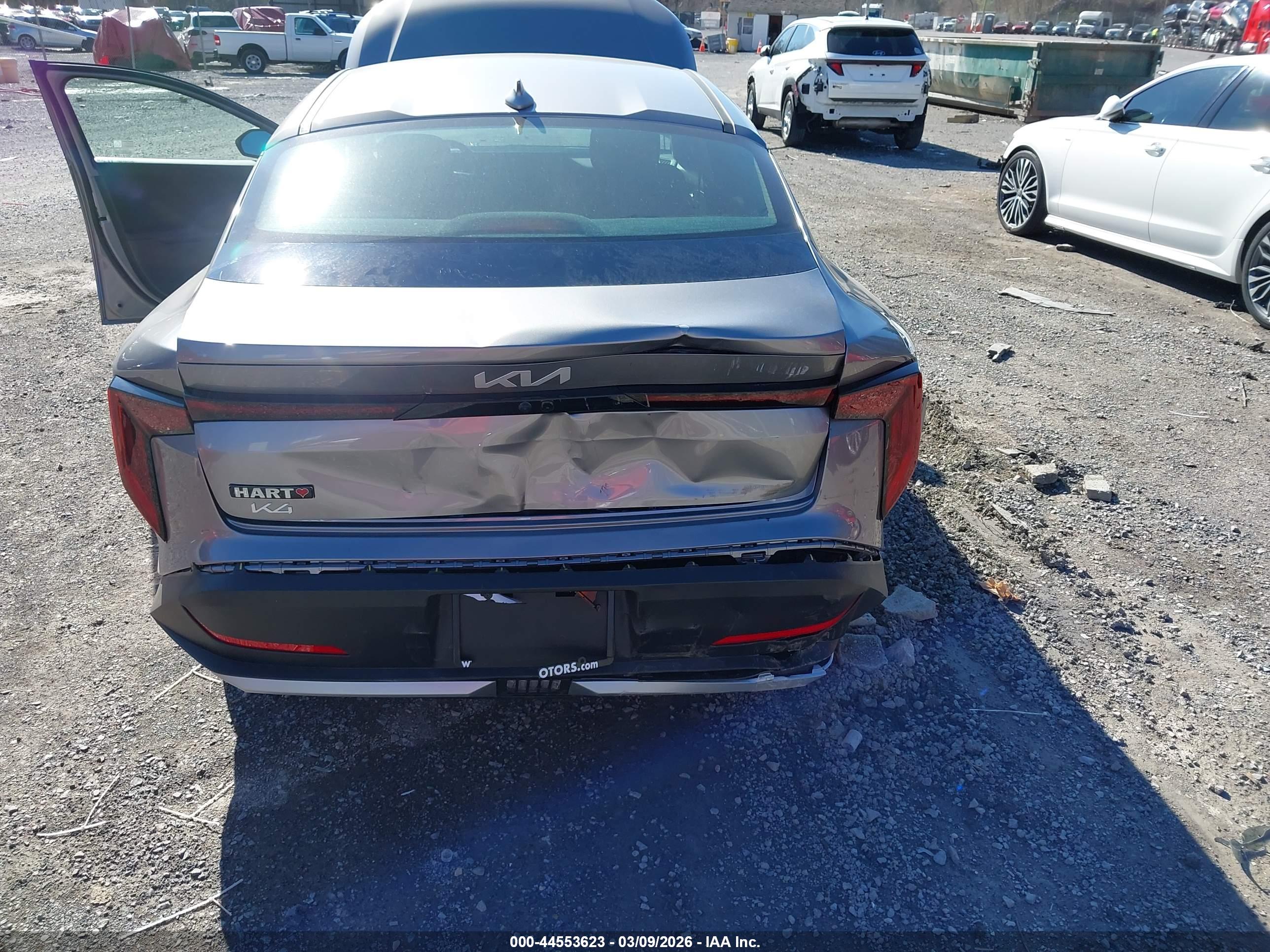 KIA K4 image 6