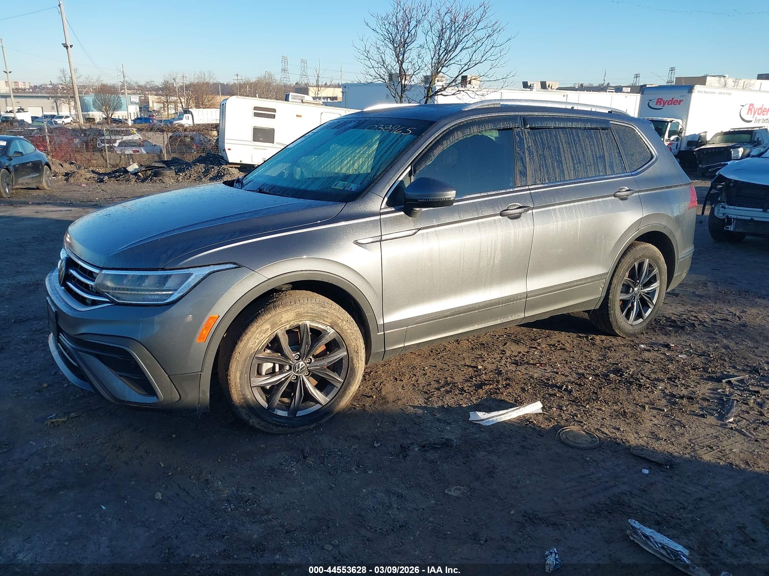 VOLKSWAGEN TIGUAN image 2