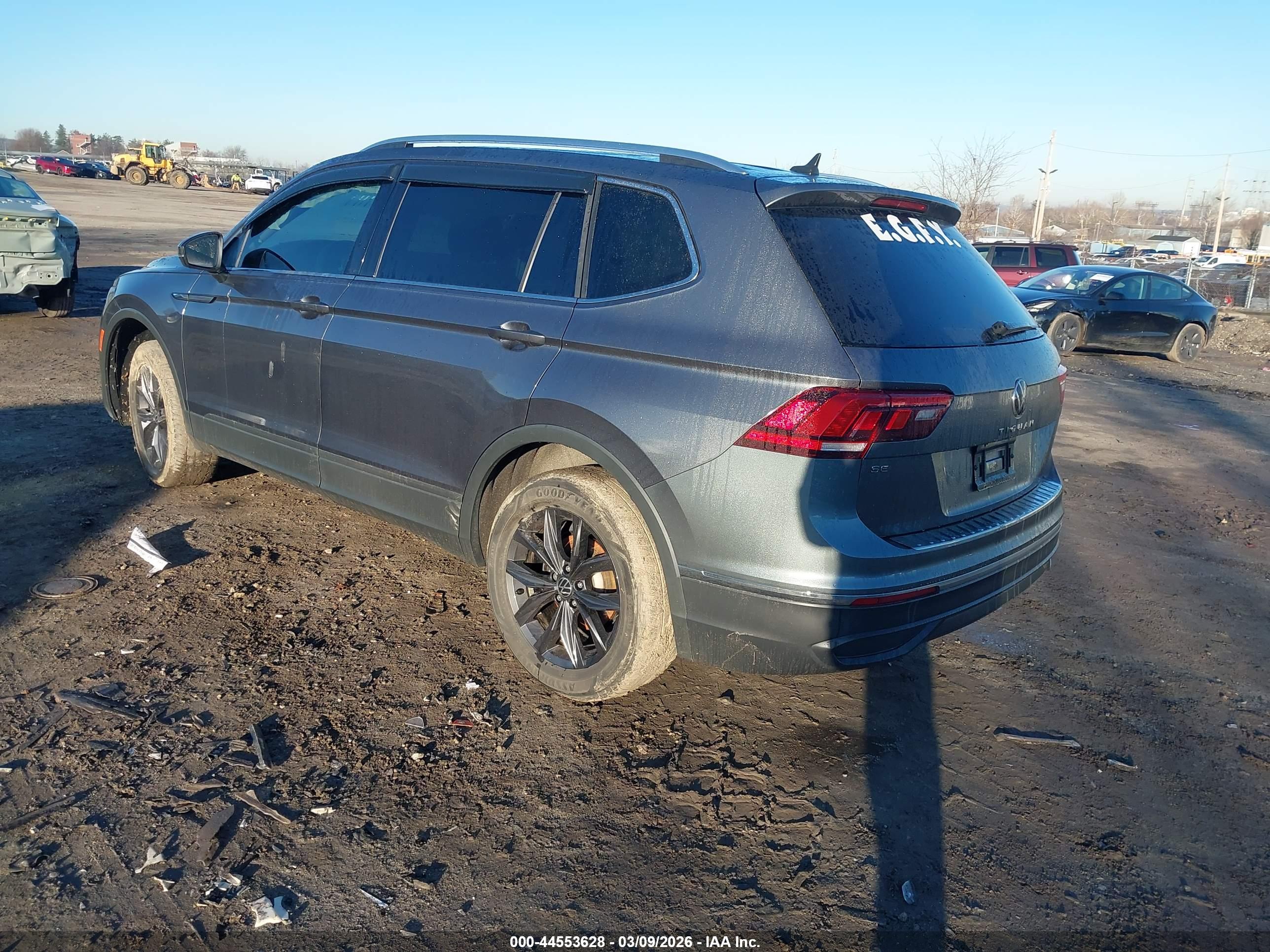 VOLKSWAGEN TIGUAN image 3