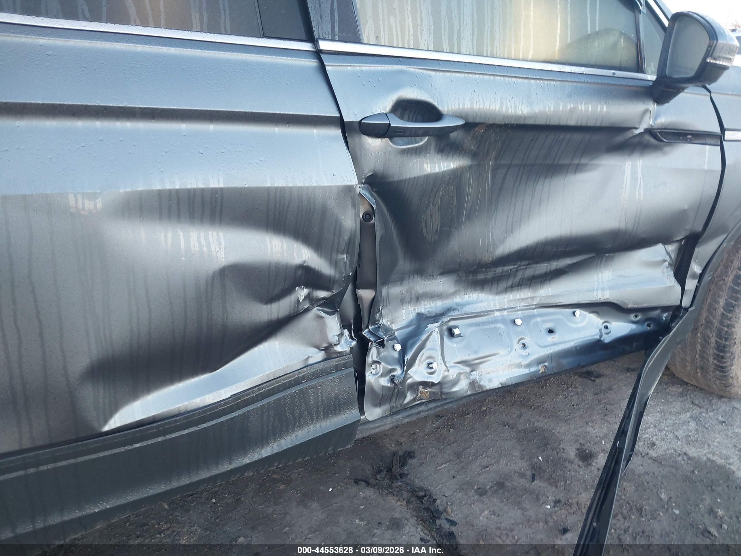 VOLKSWAGEN TIGUAN image 6