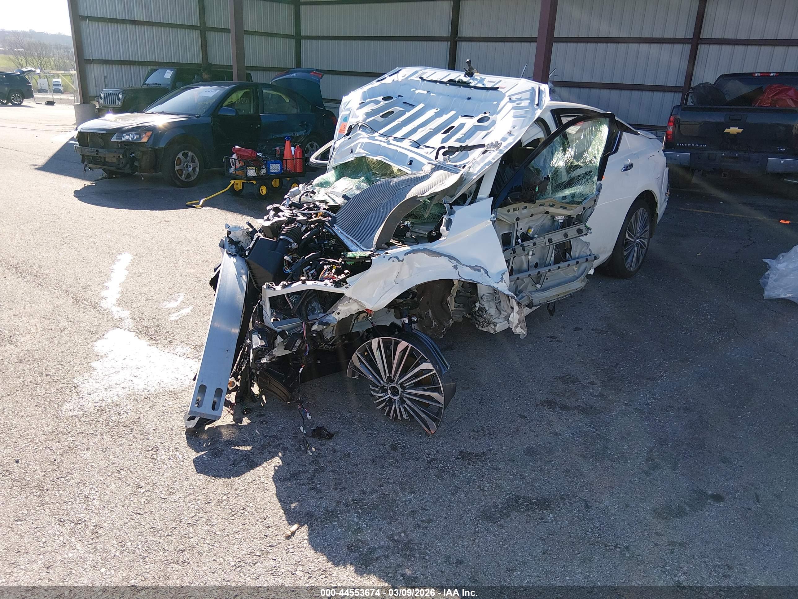 NISSAN ALTIMA image 2