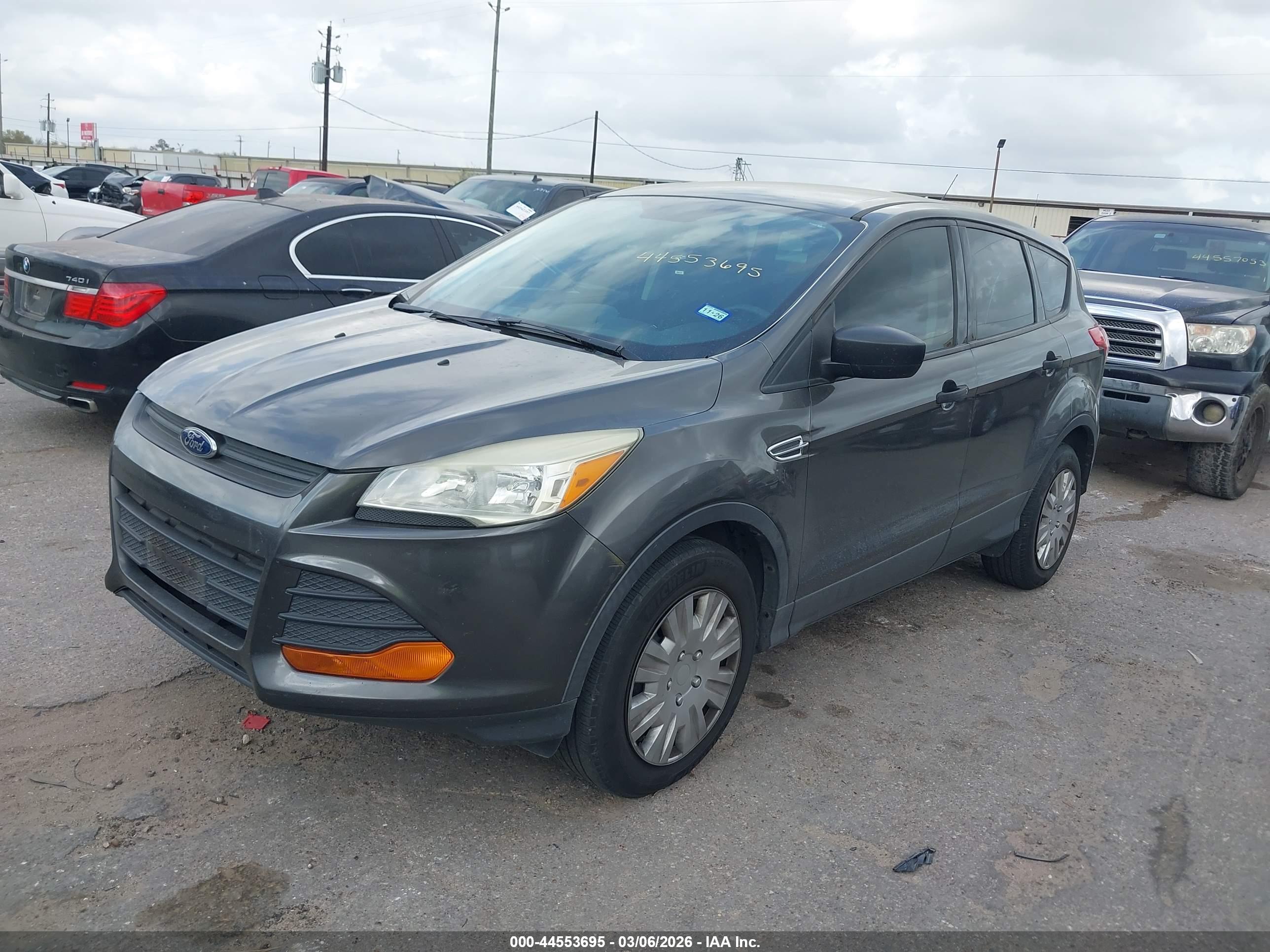 FORD ESCAPE image 2