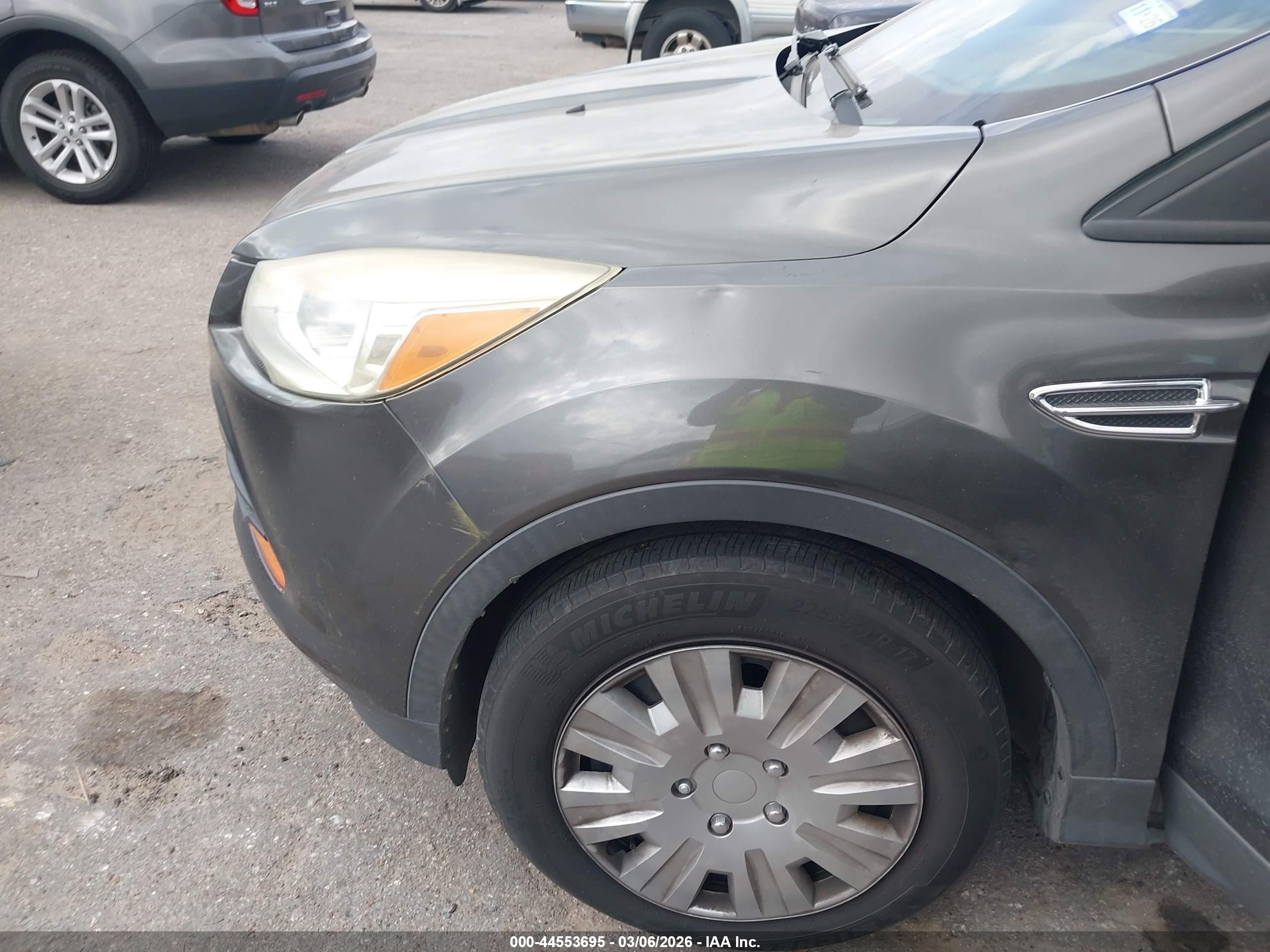 FORD ESCAPE image 6