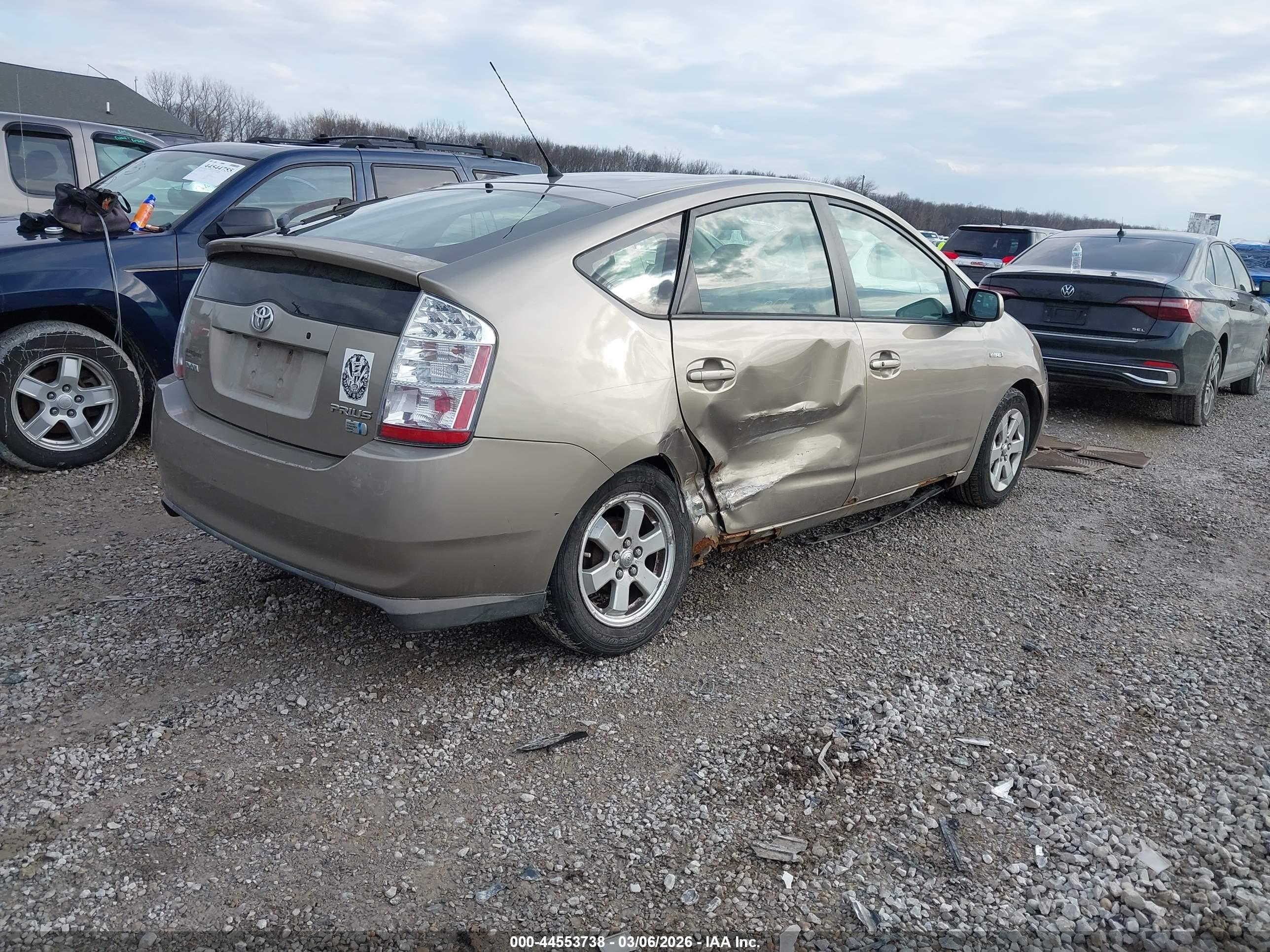 TOYOTA PRIUS image 4
