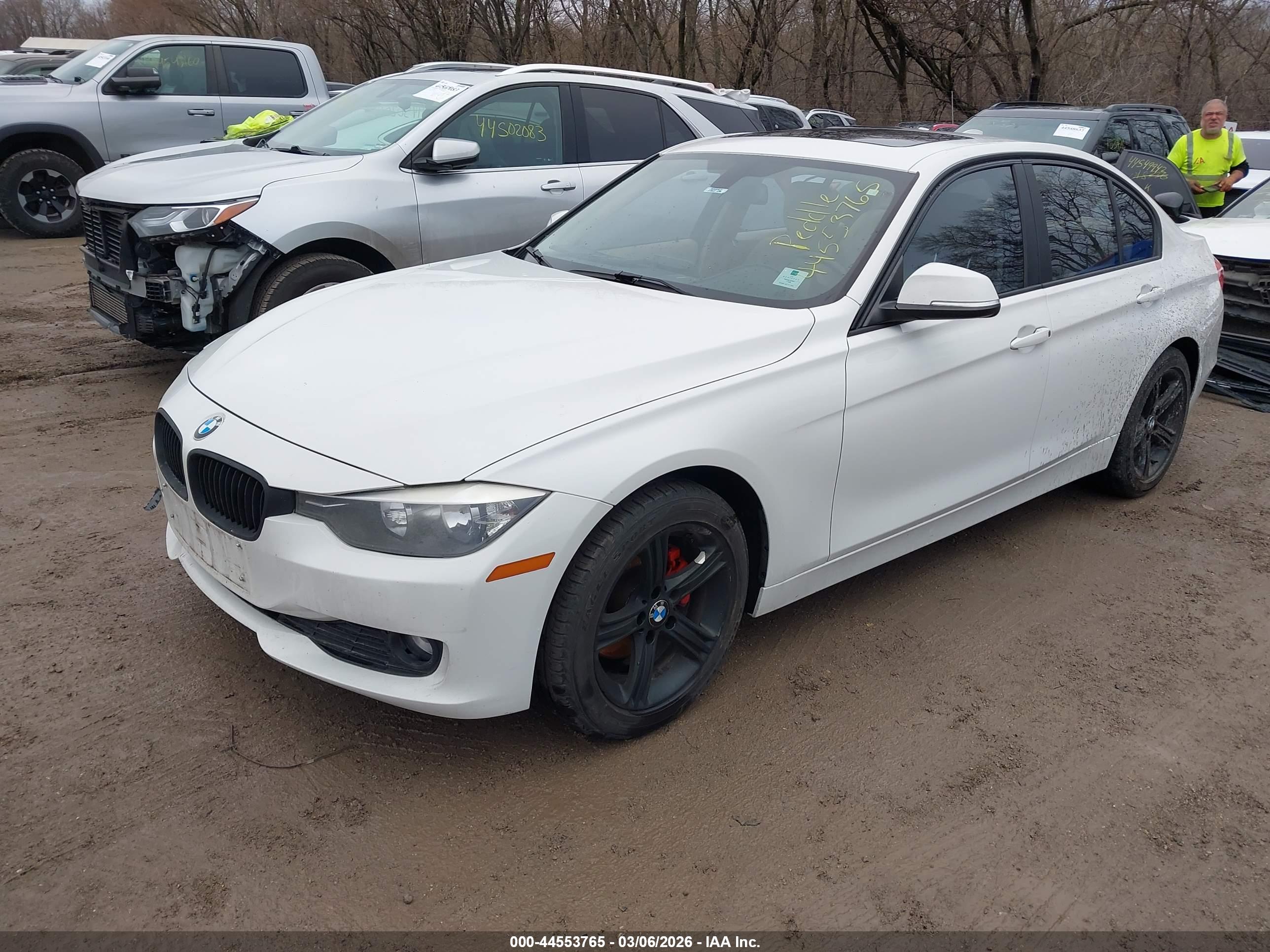 BMW 320I image 2