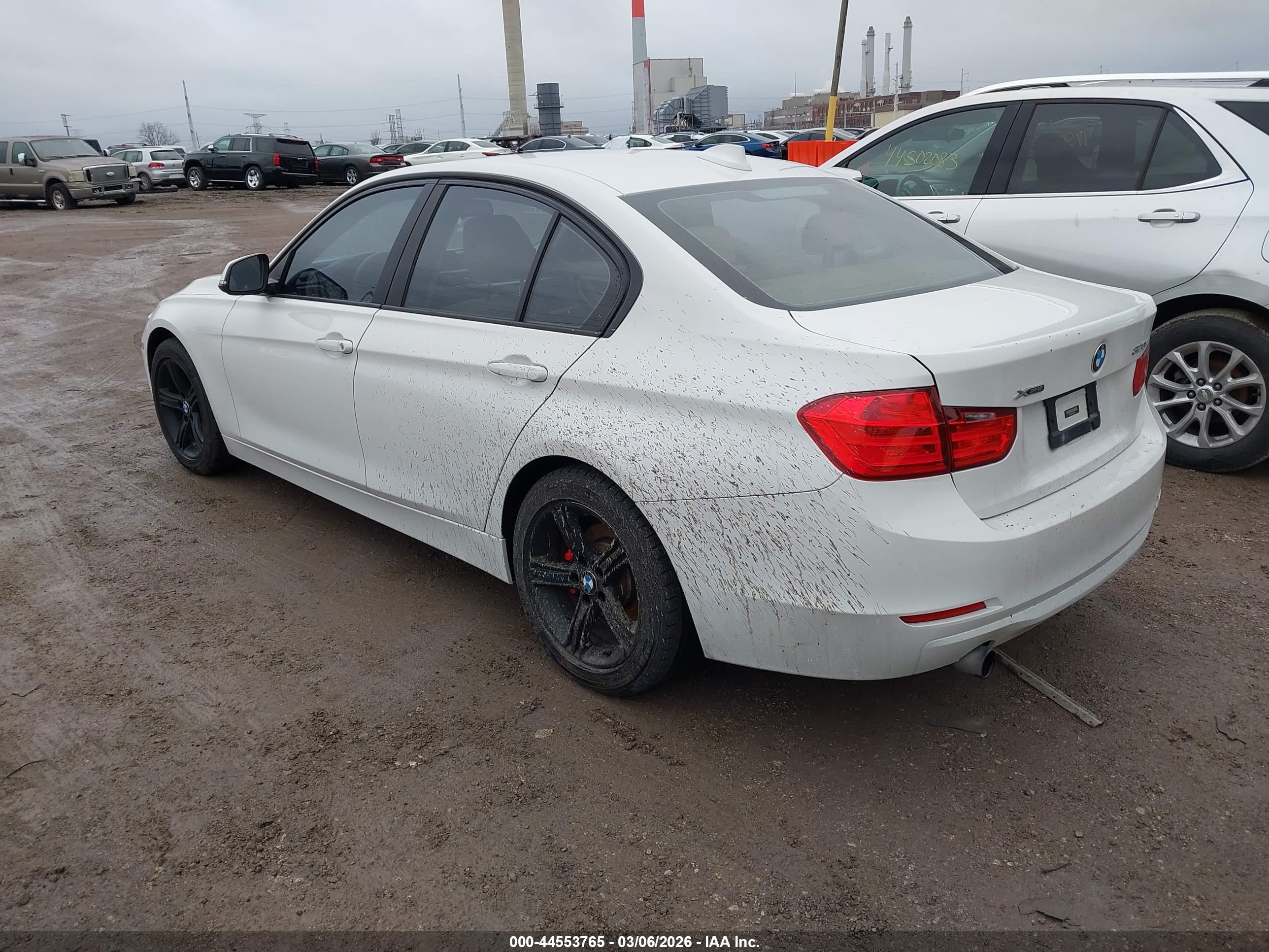 BMW 320I image 3