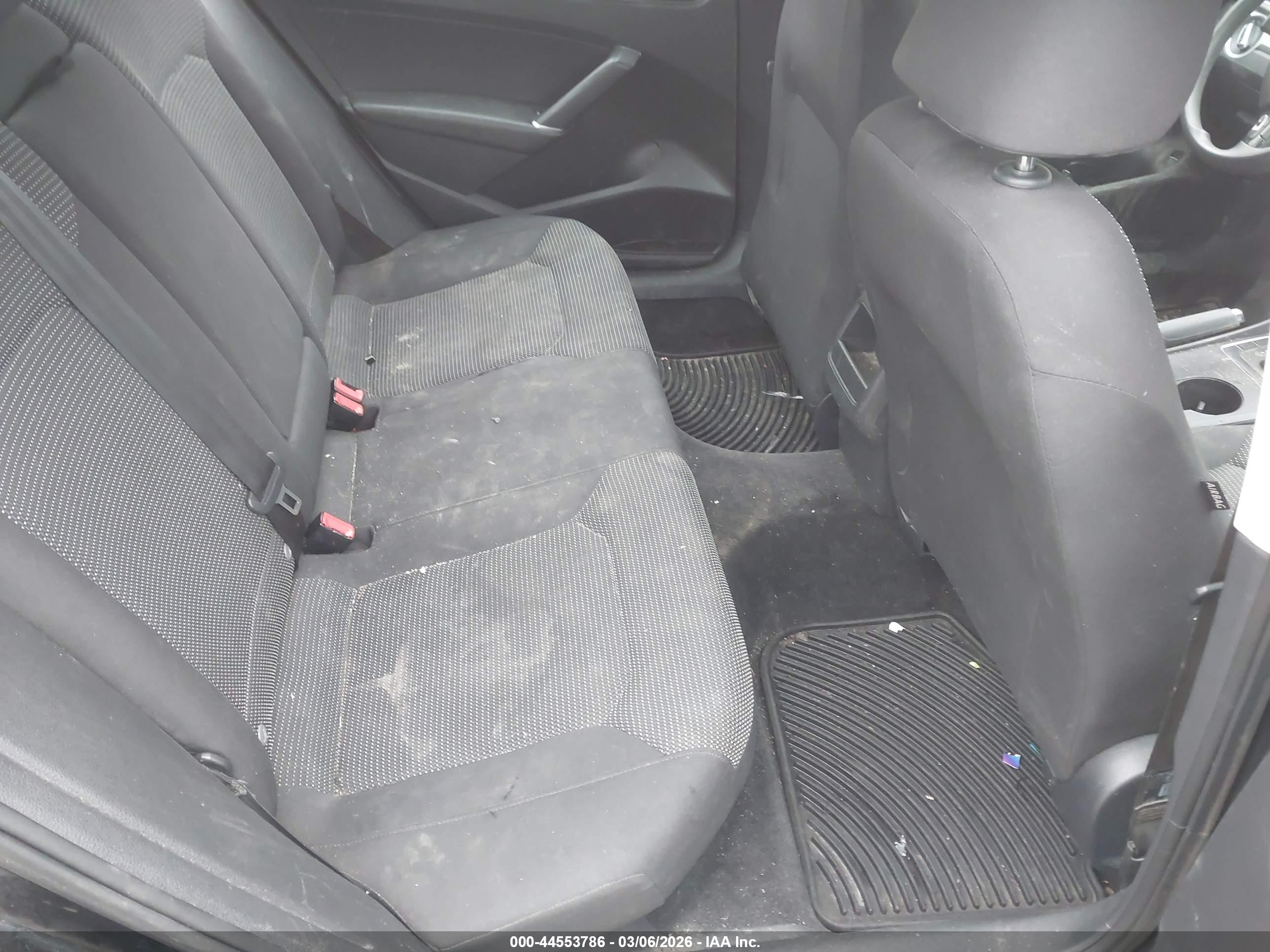 VOLKSWAGEN PASSAT image 8