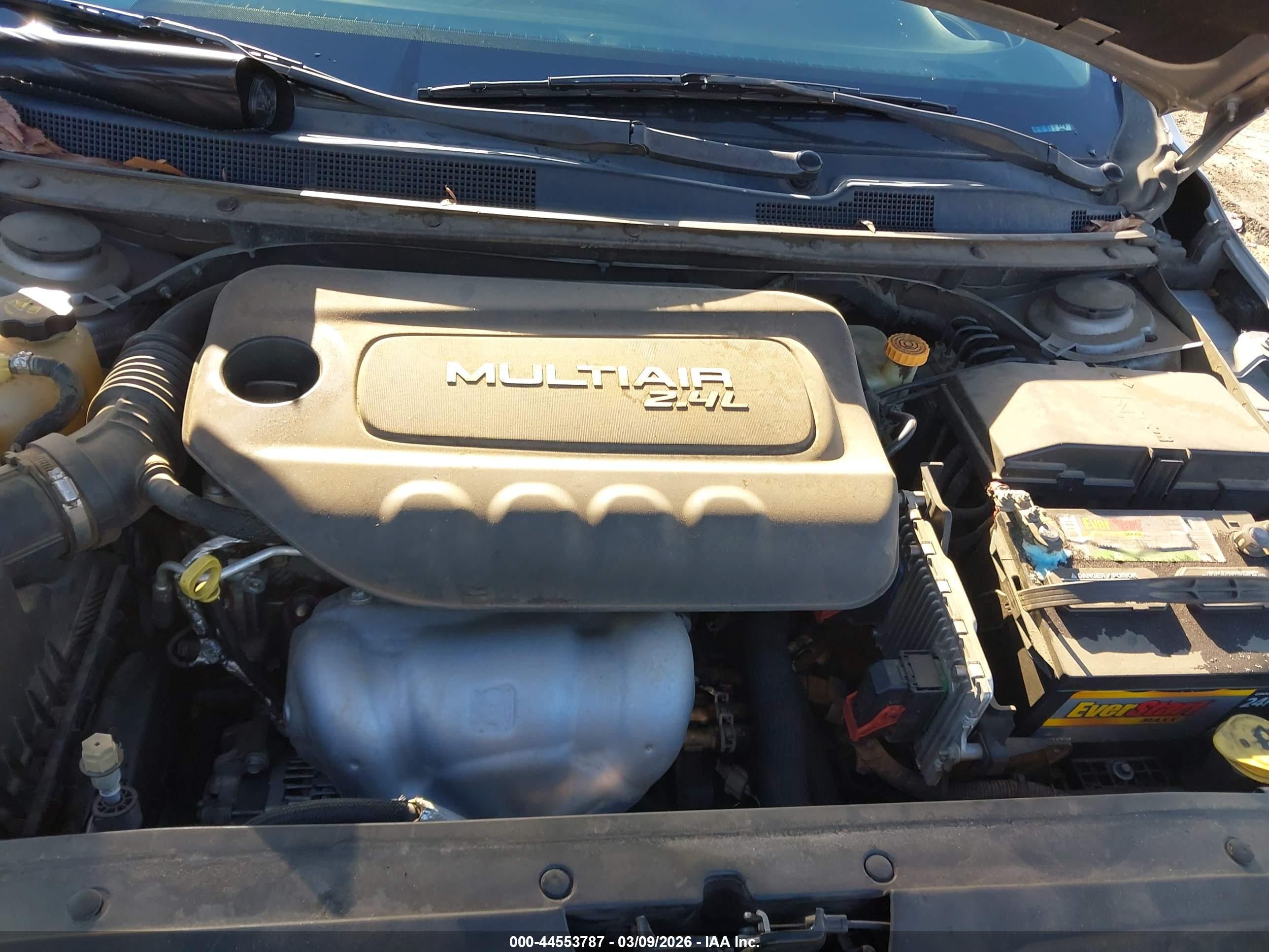 CHRYSLER 200 image 10