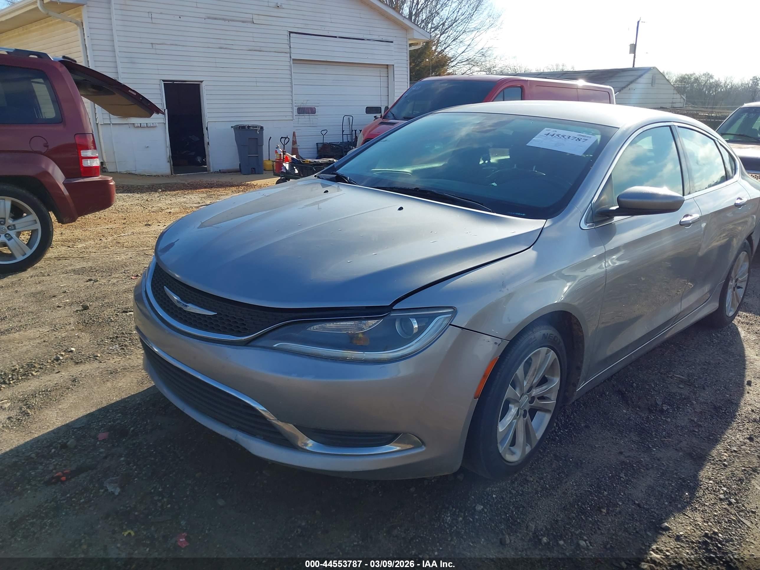CHRYSLER 200 image 2