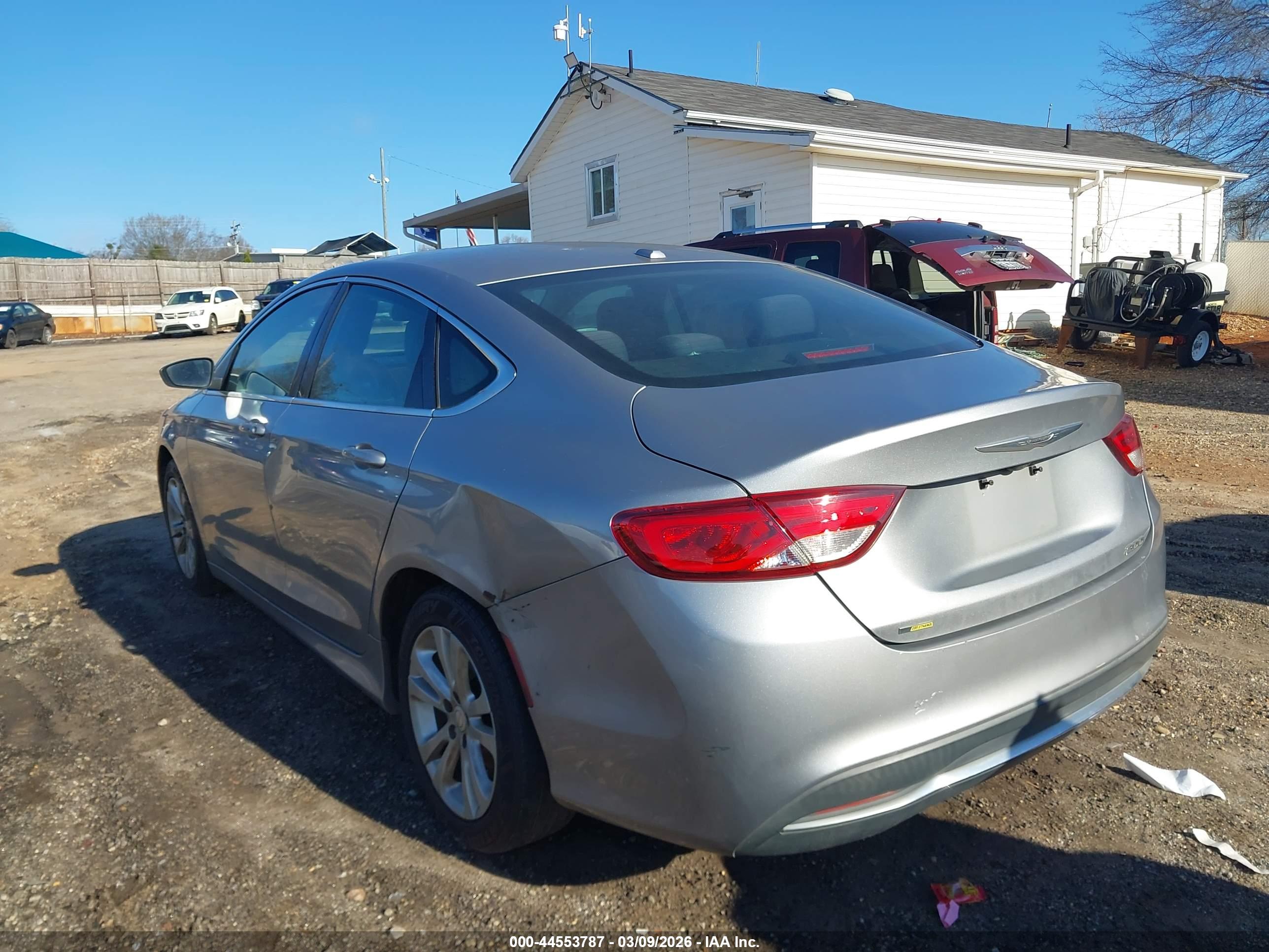 CHRYSLER 200 image 3