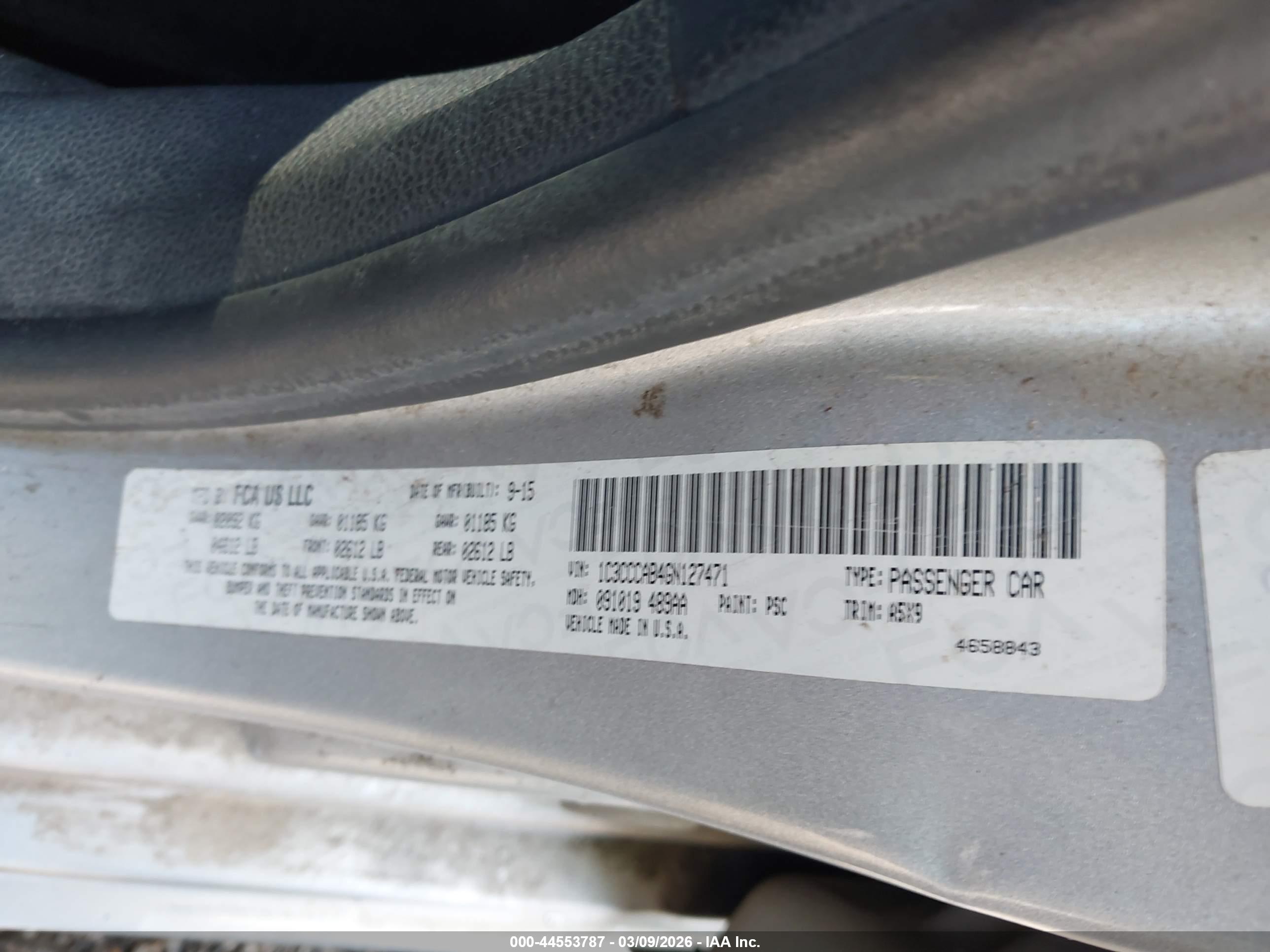 CHRYSLER 200 image 9