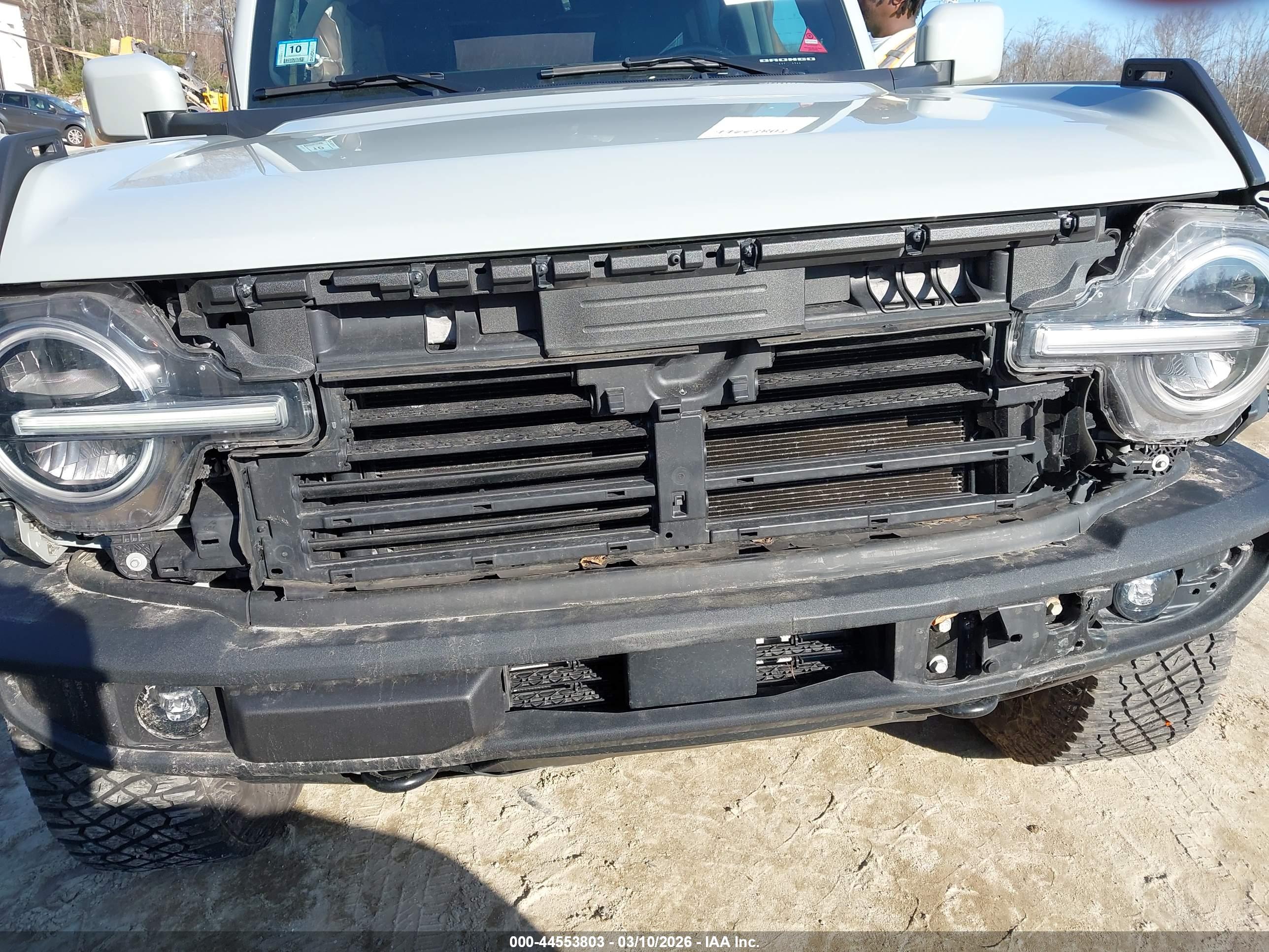 FORD BRONCO image 6