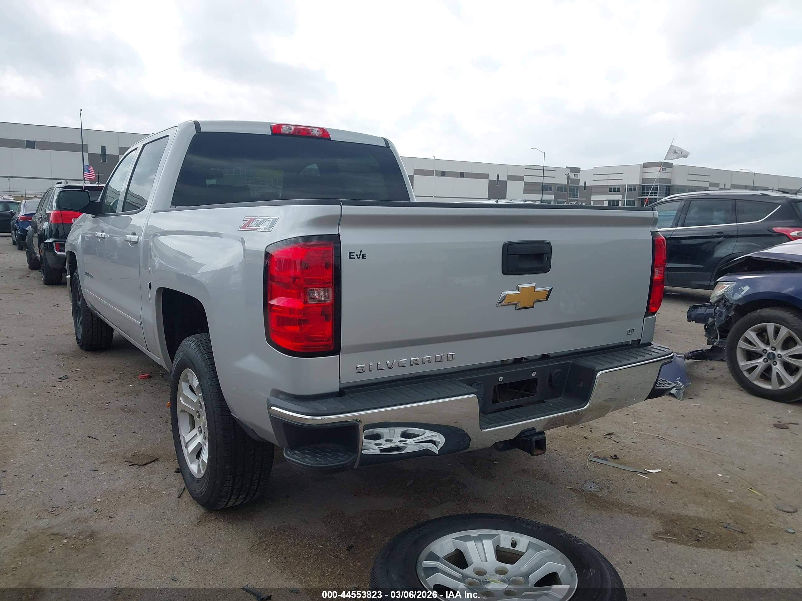 CHEVROLET SILVERADO image 3