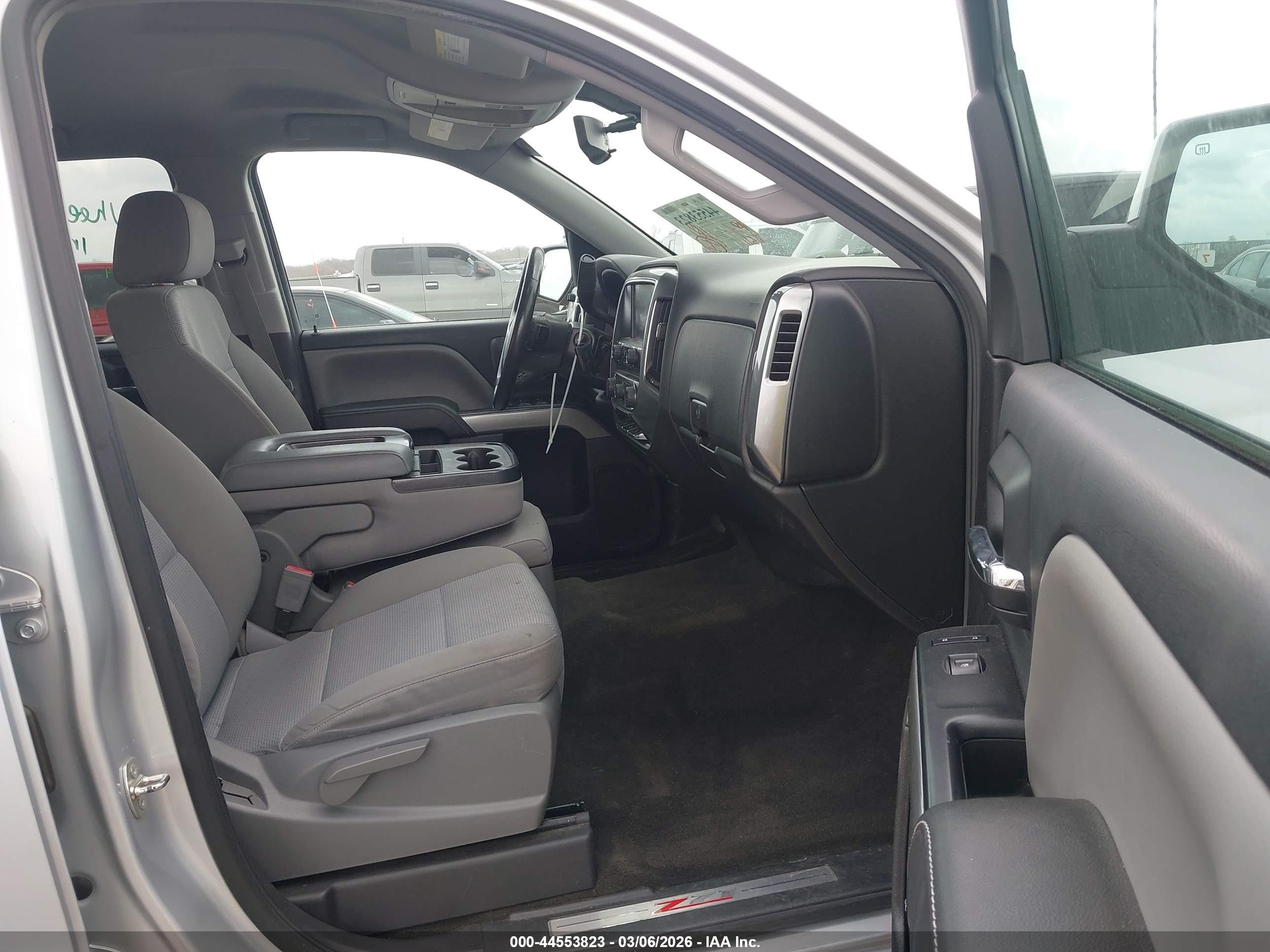 CHEVROLET SILVERADO image 5