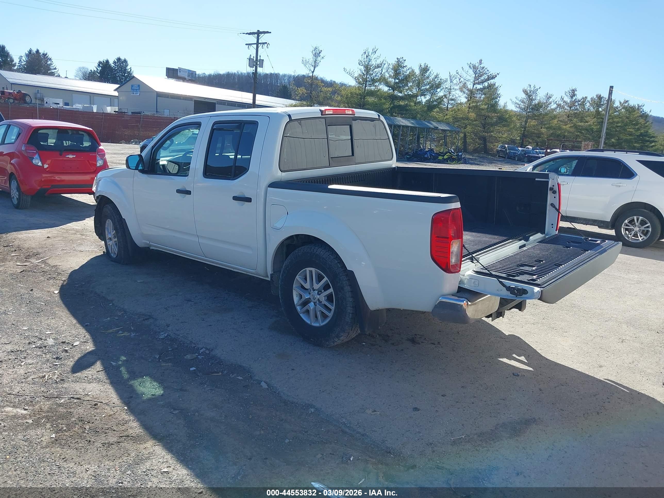 NISSAN FRONTIER image 3