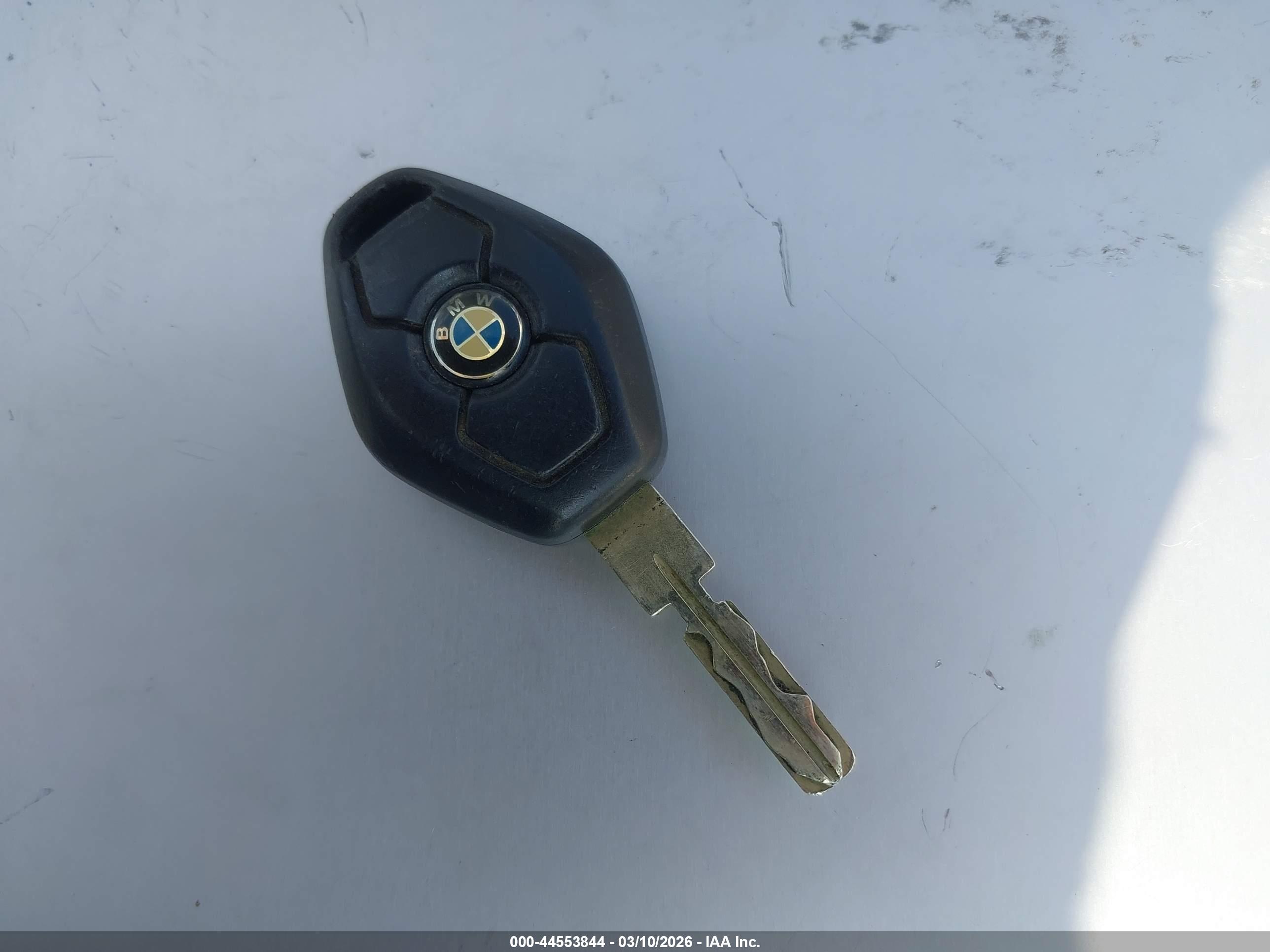 BMW 528IA image 11