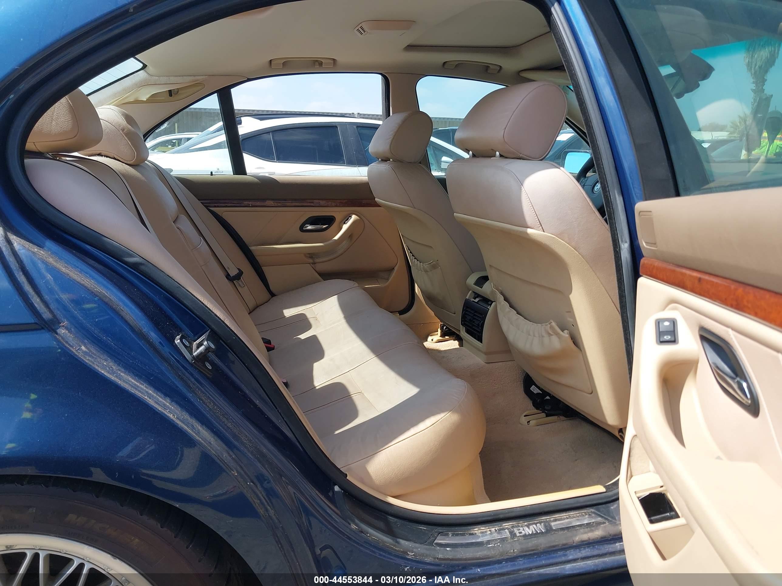 BMW 528IA image 8