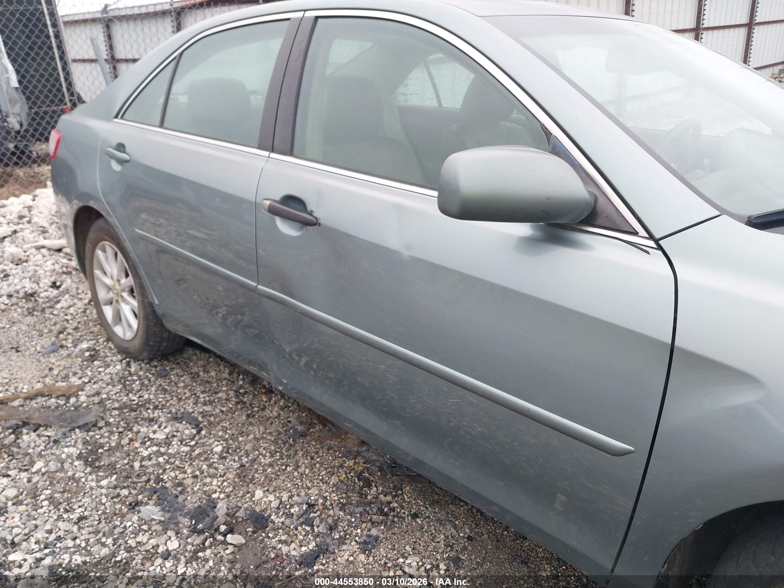 TOYOTA CAMRY image 6