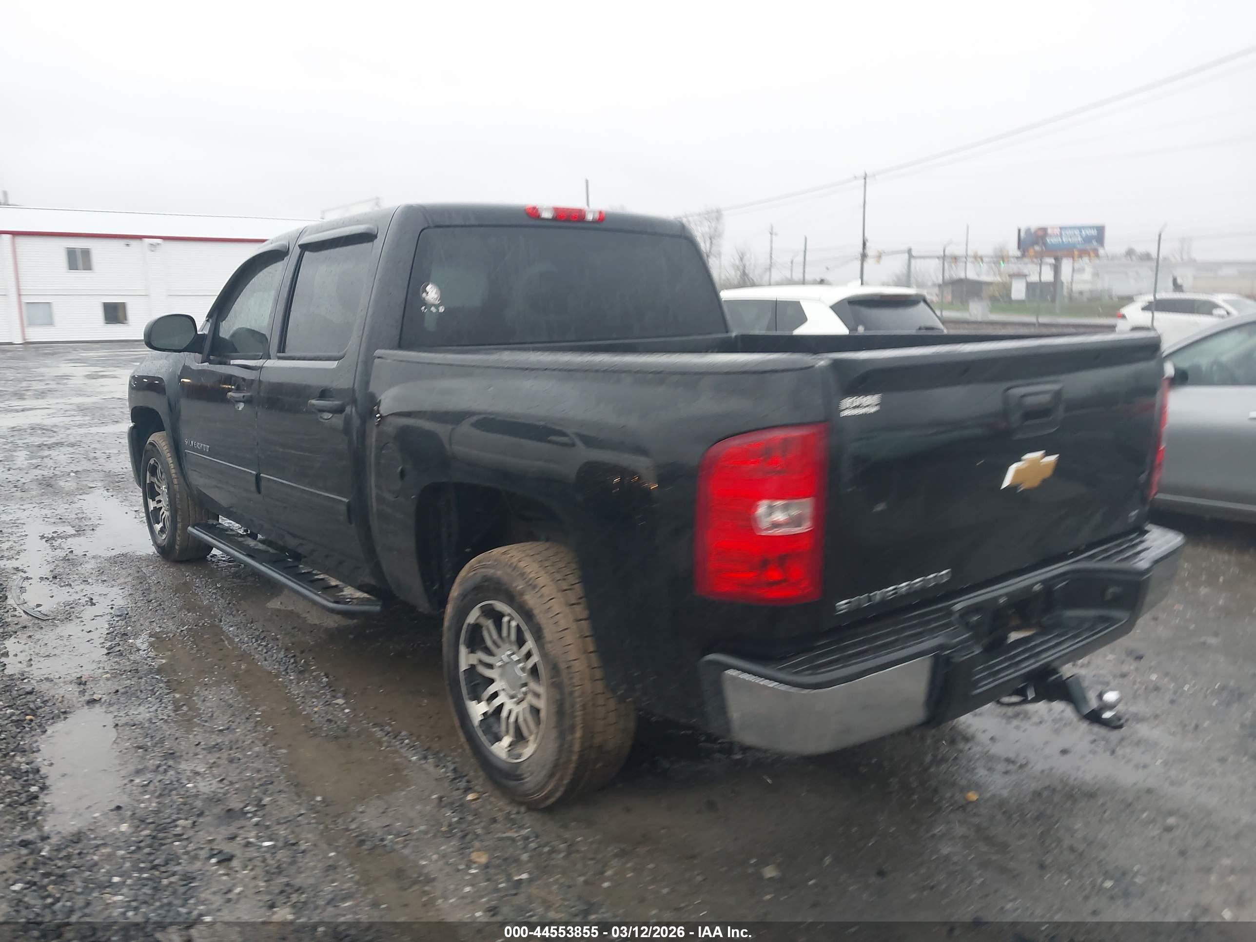 CHEVROLET SILVERADO image 3