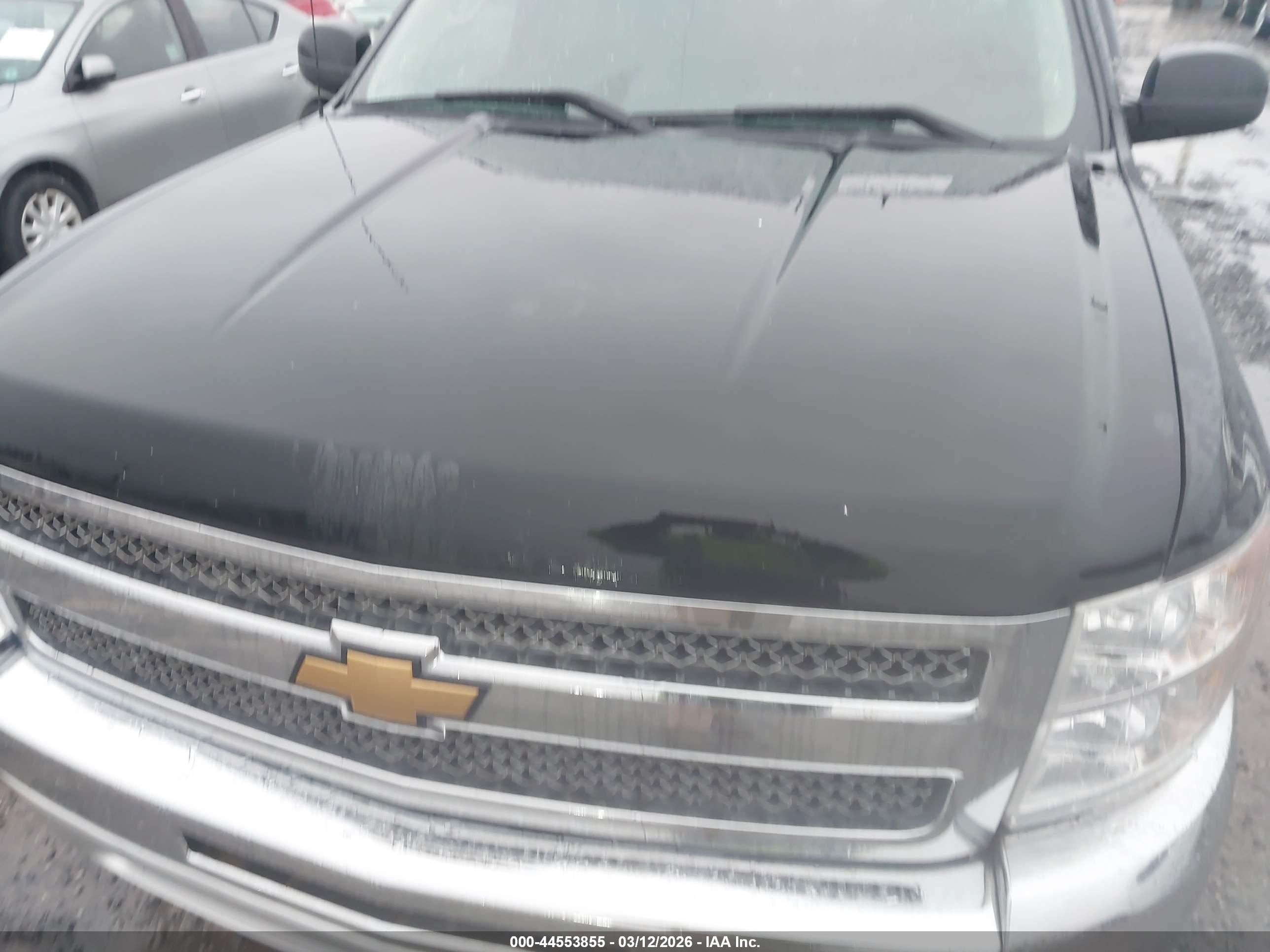 CHEVROLET SILVERADO image 6