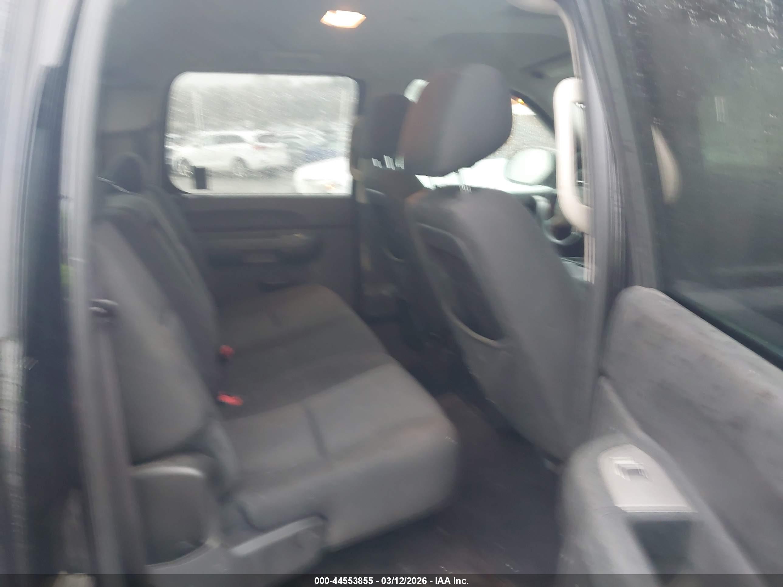 CHEVROLET SILVERADO image 8