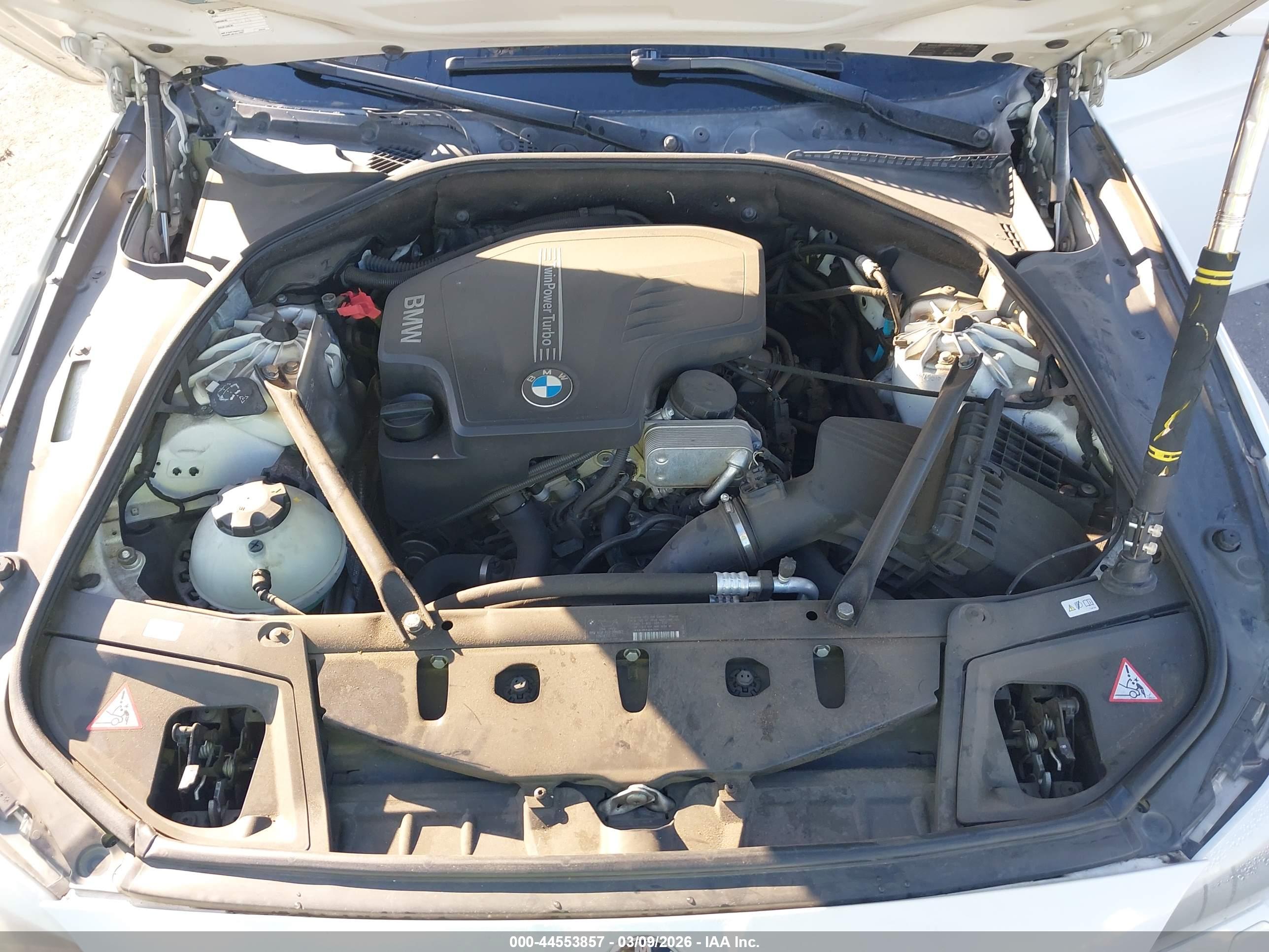 BMW 528I image 10