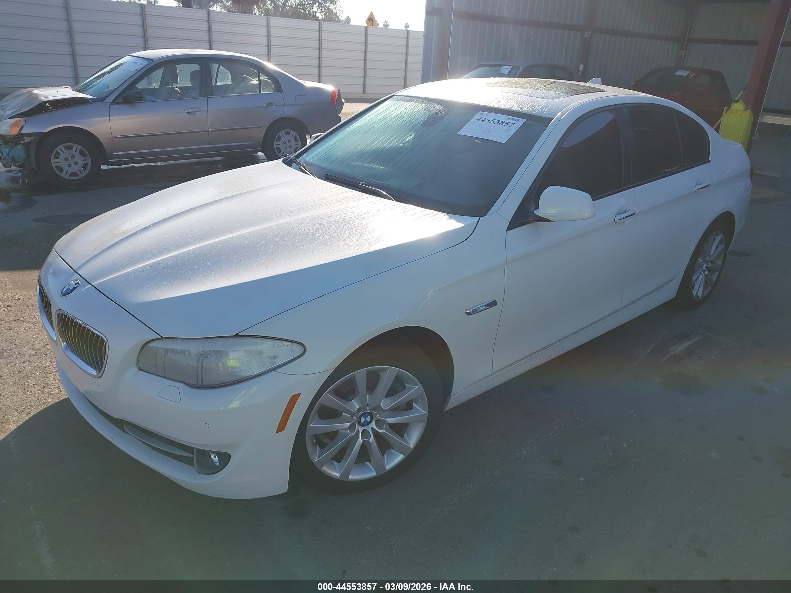 BMW 528I image 2