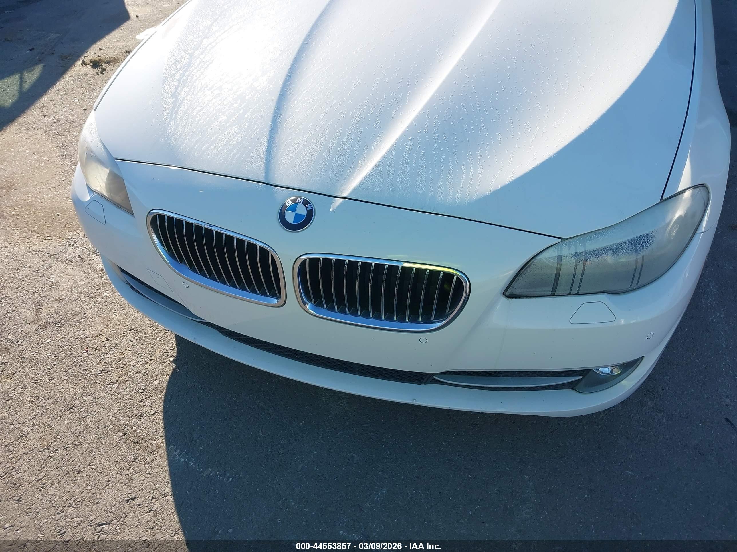 BMW 528I image 6