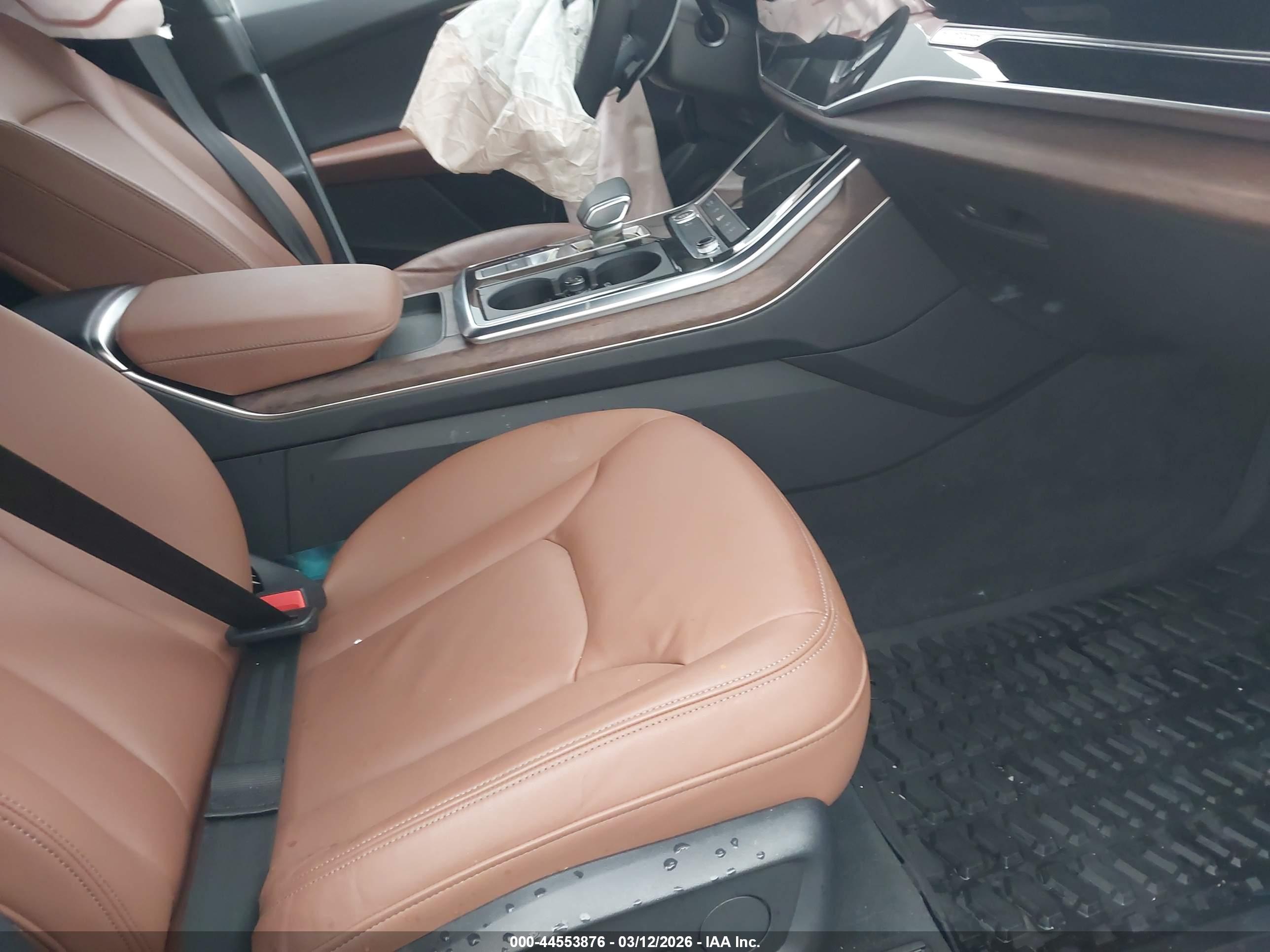 AUDI Q8 image 5
