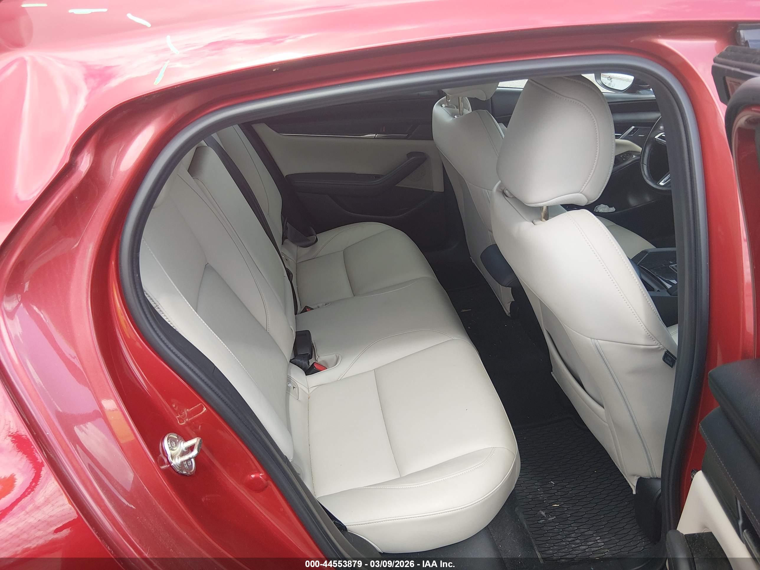 MAZDA MAZDA3 image 8