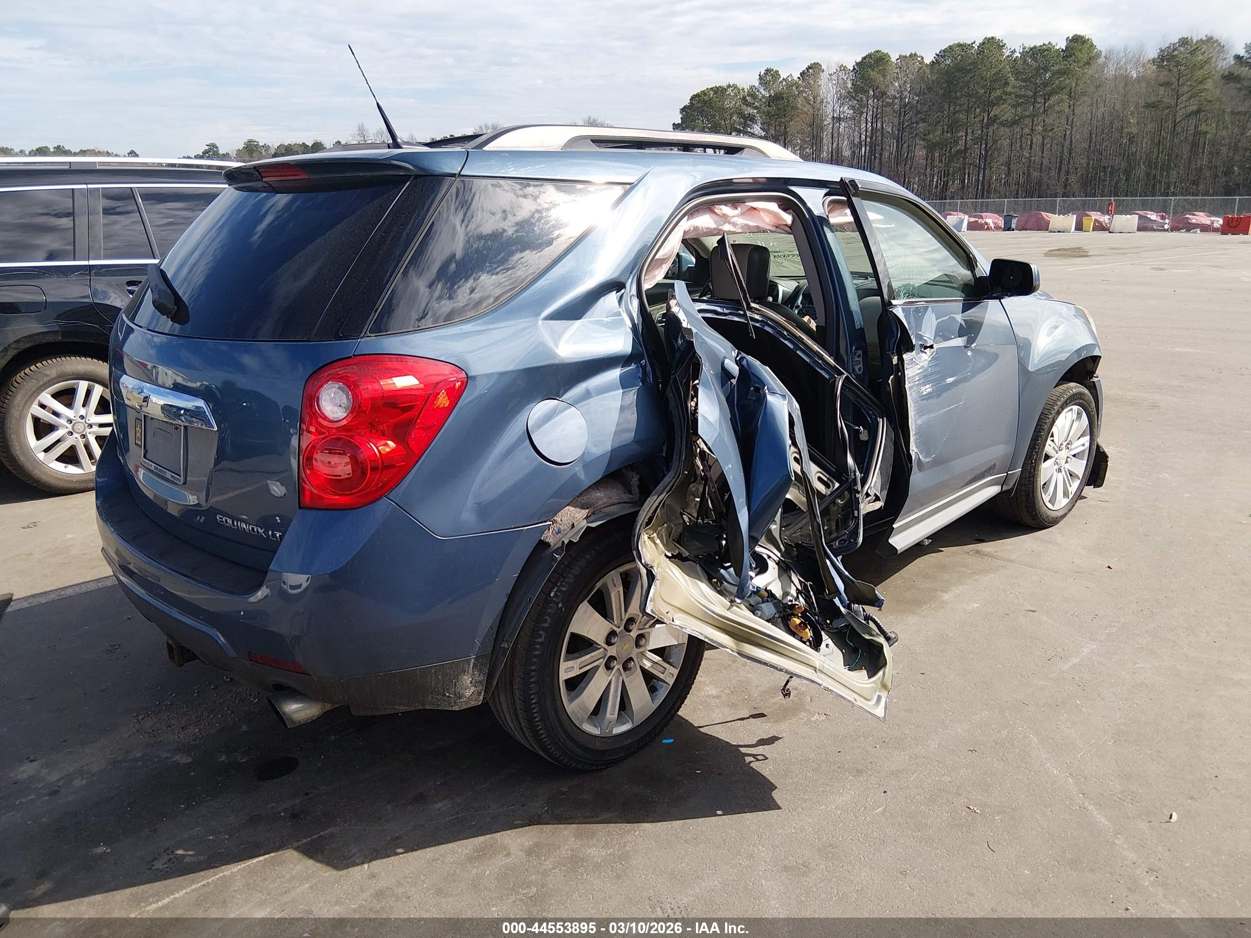 CHEVROLET EQUINOX image 4
