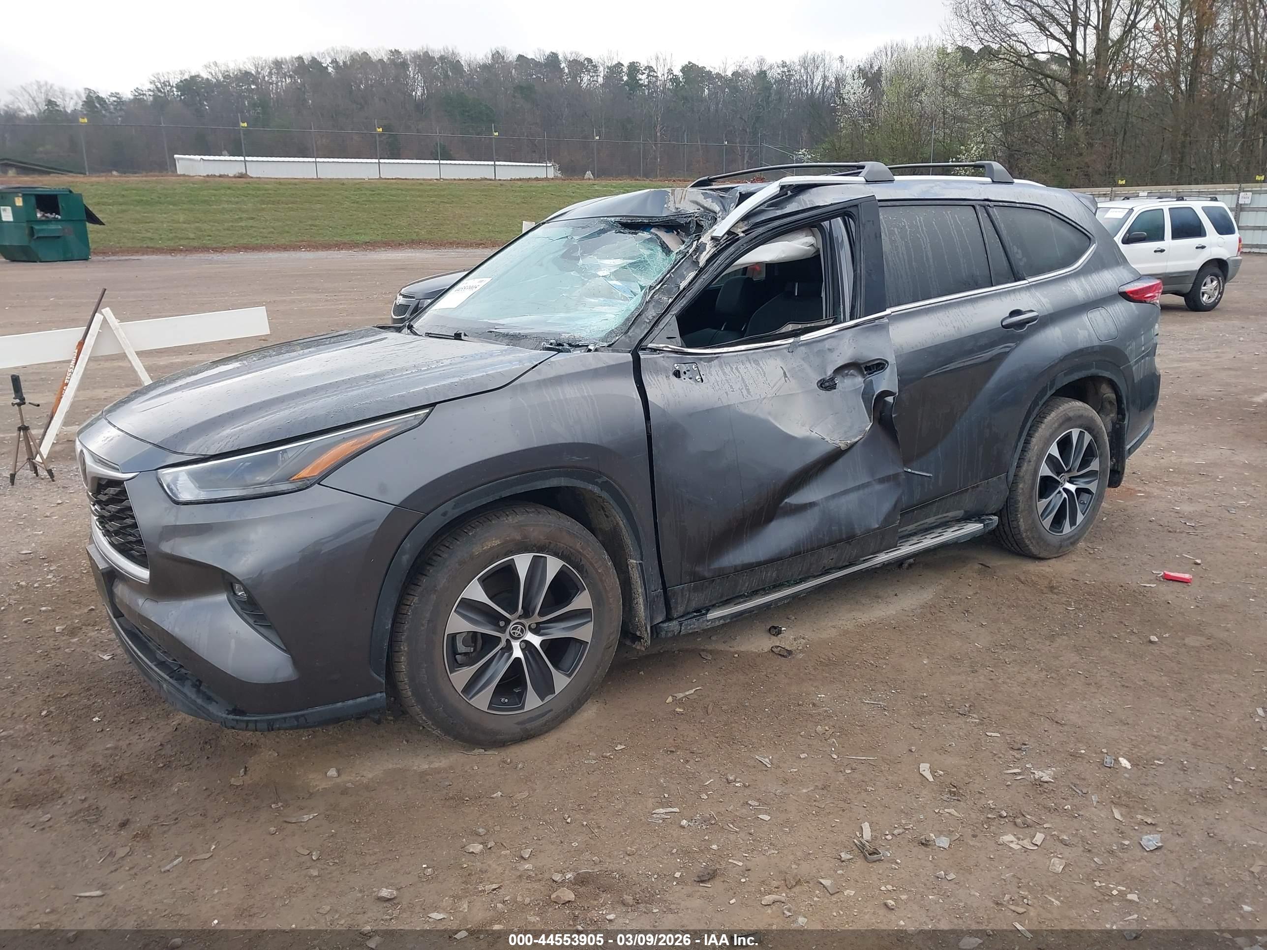 TOYOTA HIGHLANDER image 2