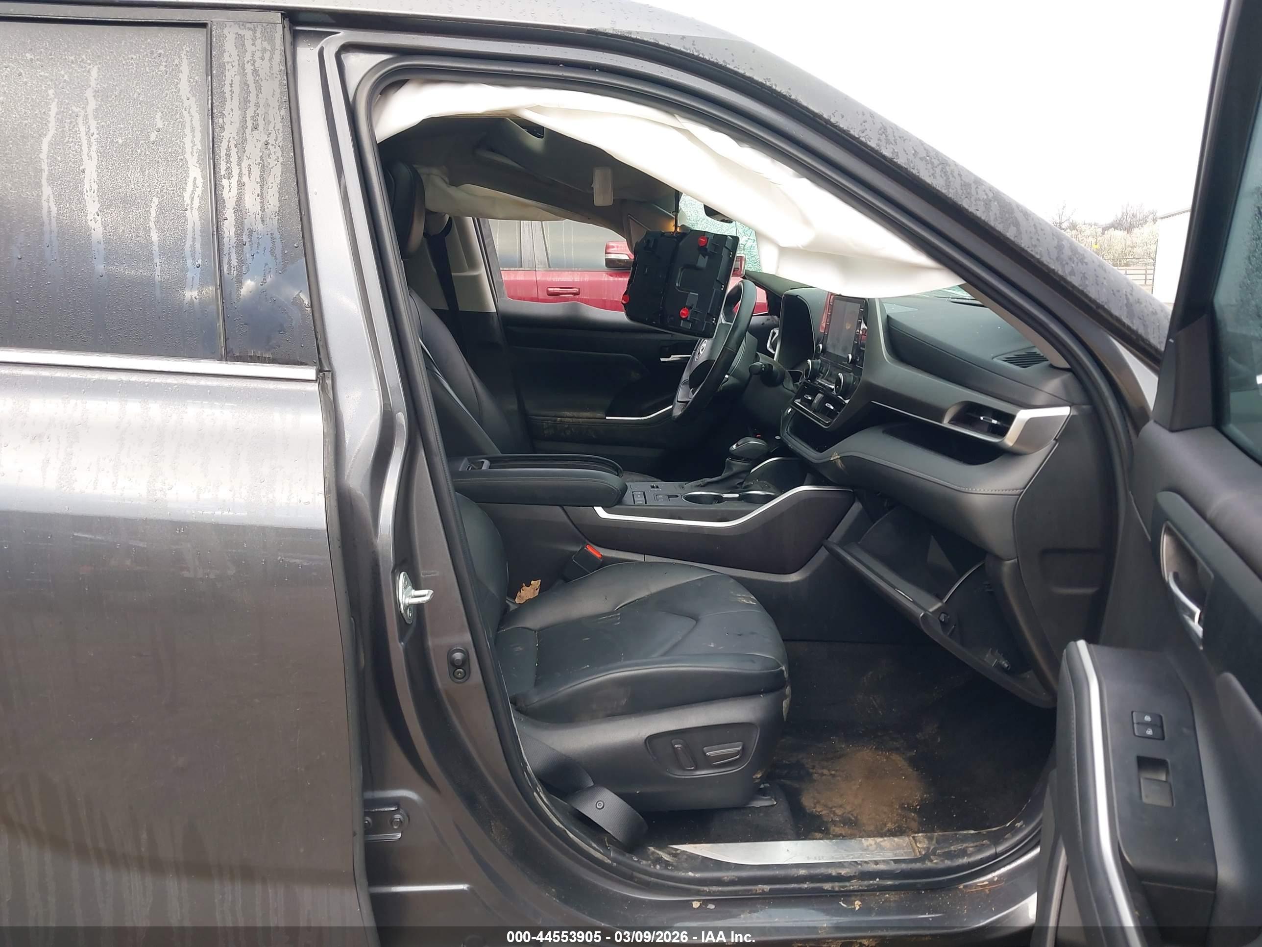 TOYOTA HIGHLANDER image 5